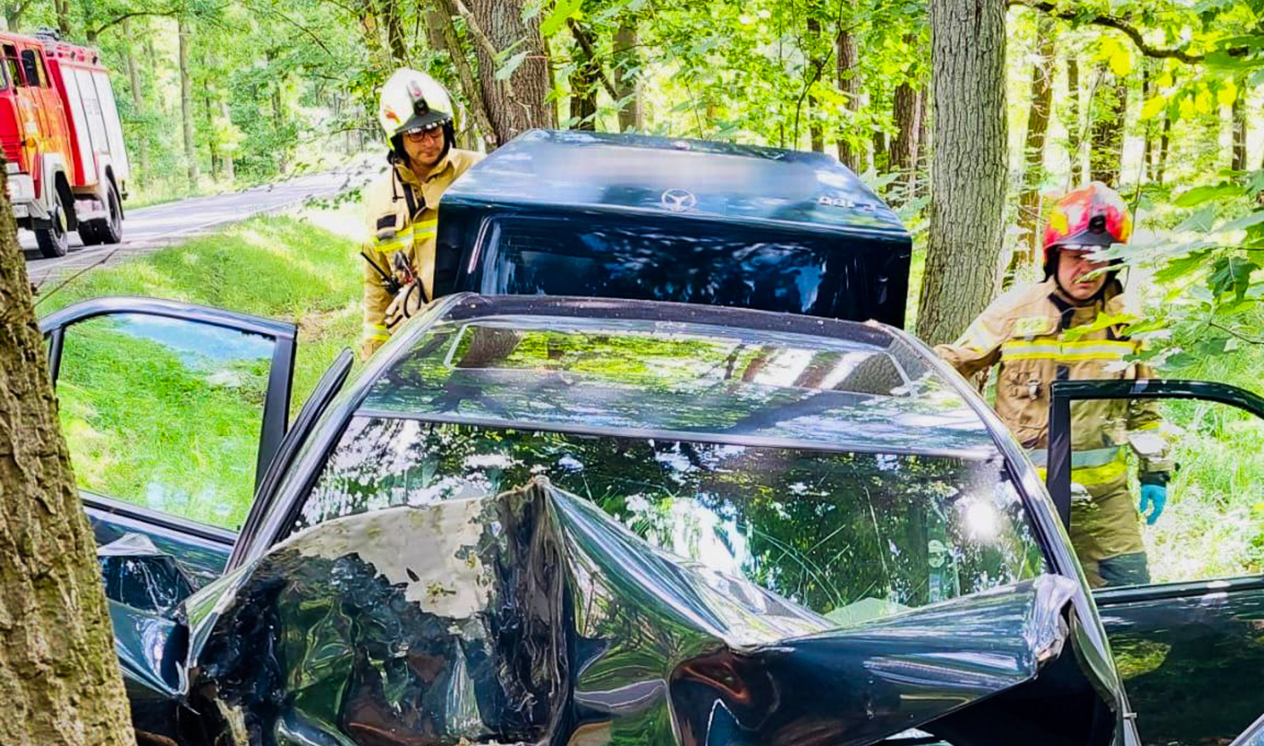 Strażacy interweniowali w trzech zdarzeniach – od otwarcia mieszkania po usuwanie powalonego drzewa [RAPORT 998]