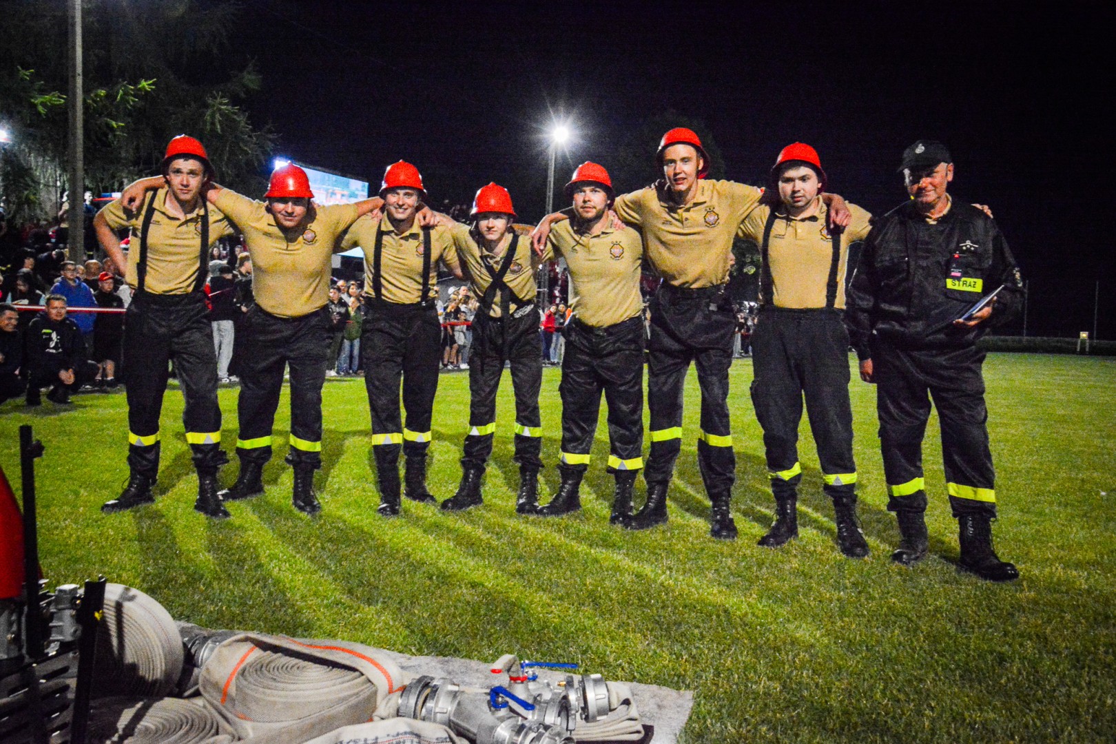 Bolesław rozświetlił się rywalizacją i laserami, a potem wyśrubował rekord! [FOTO i WIDEO]