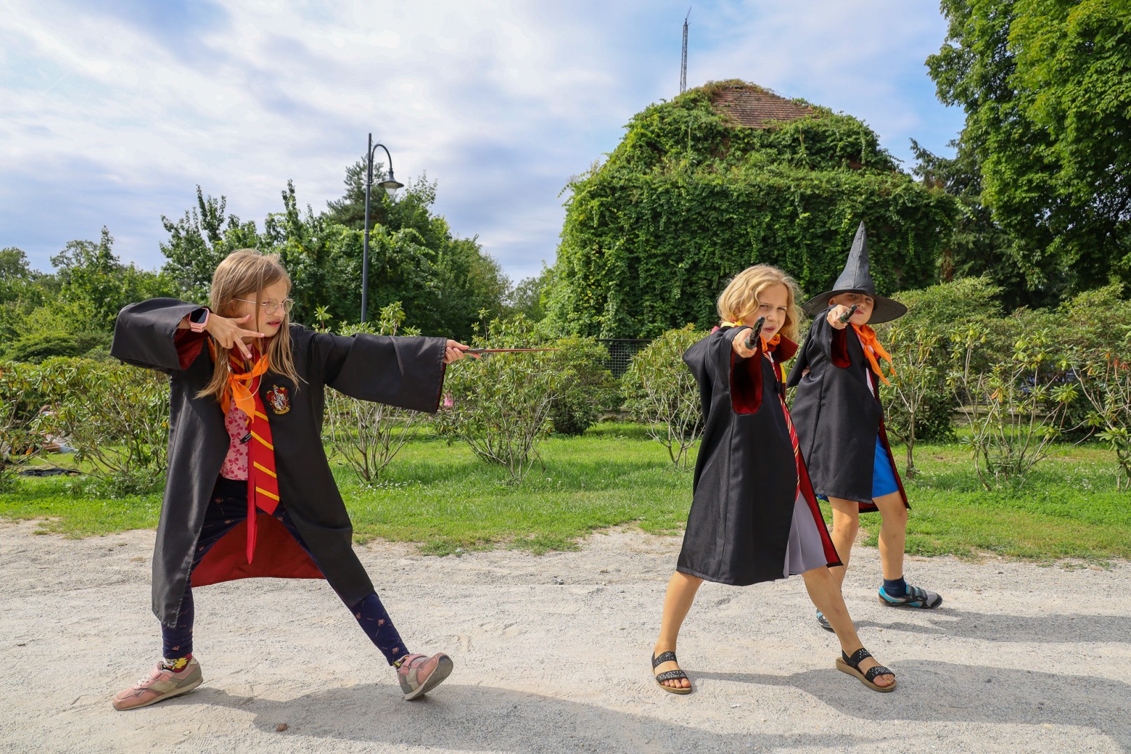 Wakacyjne podróże małe i duże – sprawdź ofertę wycieczek biblioteki