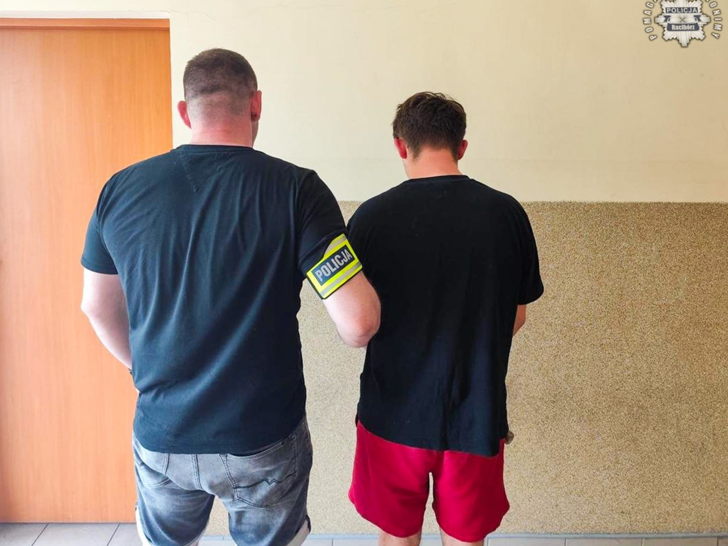 Rozbój na placu Mostowym. Policja zatrzymała sprawcę