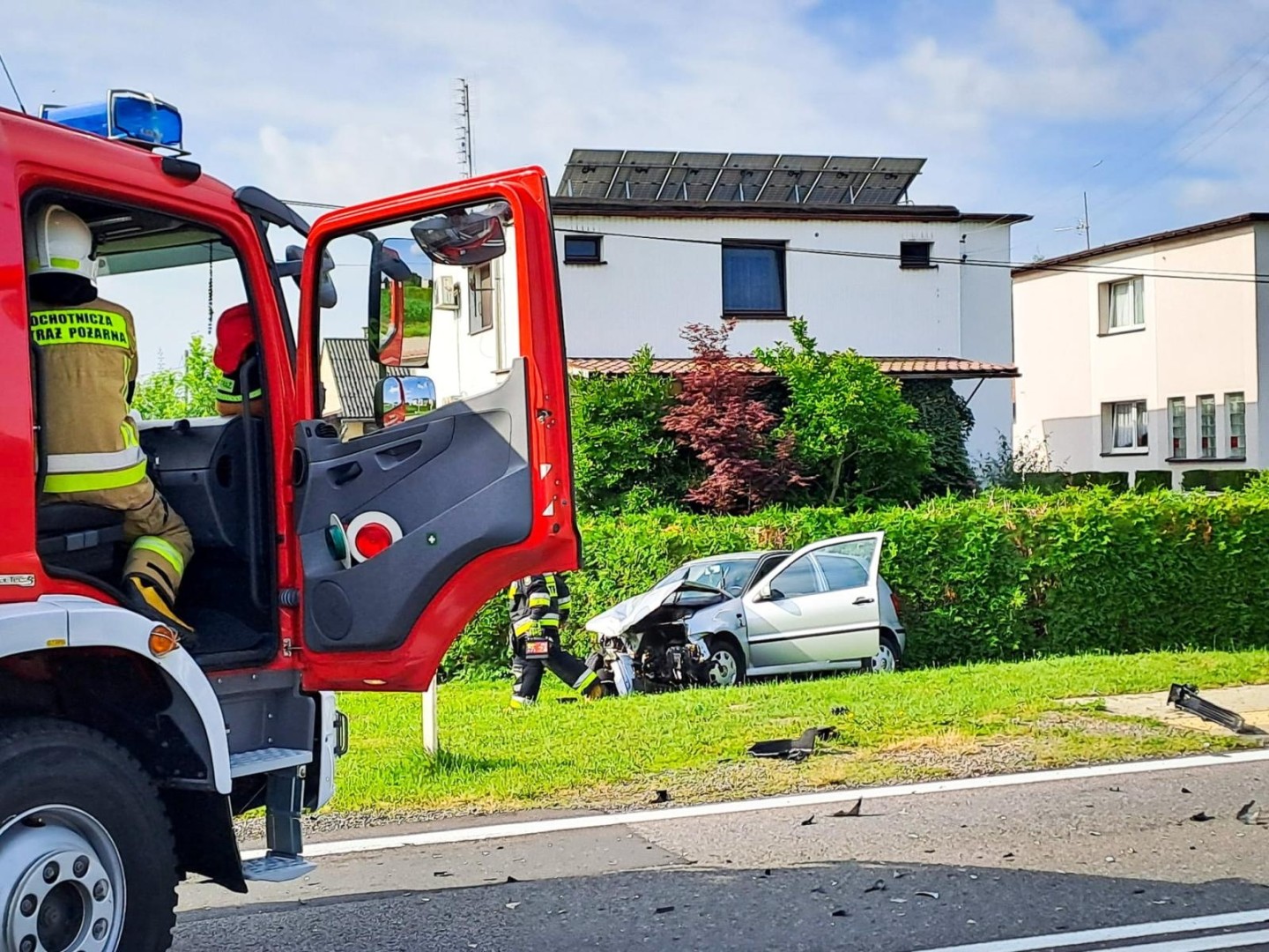 Niebezpieczne zderzenie w Tworkowie, gazowy wyciek w Raciborzu i zaskroniec w Kornowacu – strażacki bilans dnia