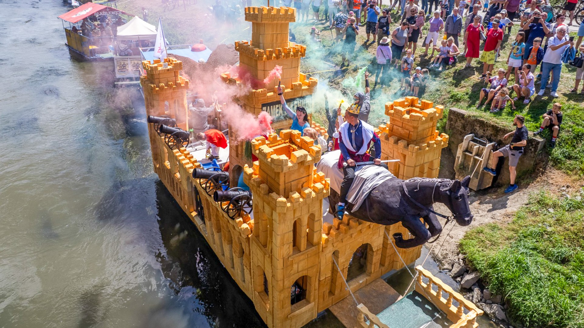 Pływadło na bis. Jedyna taka flota w Polsce znów na Odrze [FOTO i WIDEO]
