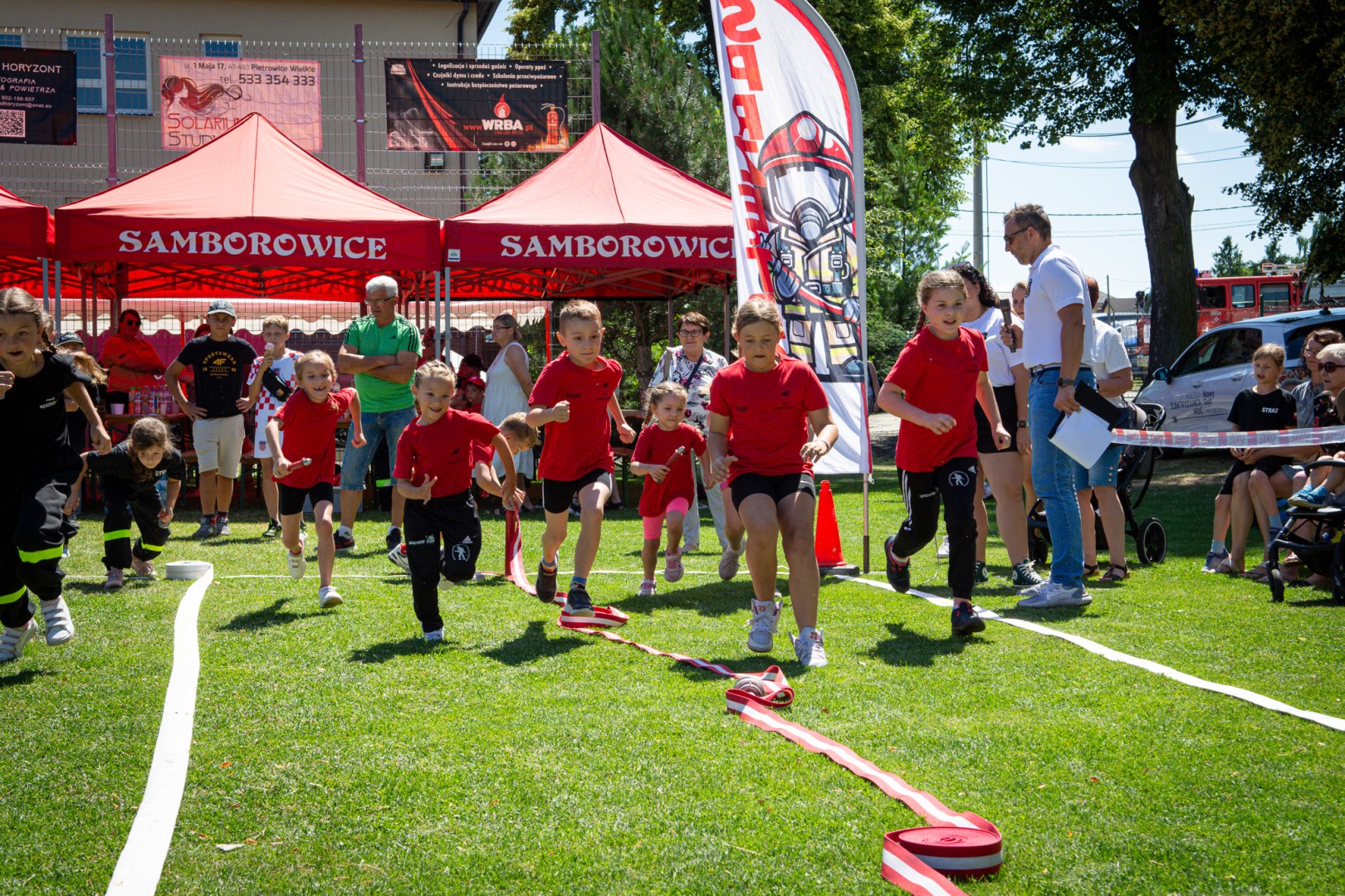 Młodzi druhowie rywalizowali w Samborowicach. II Zawody Dziecięcych Drużyn Pożarniczych za nami