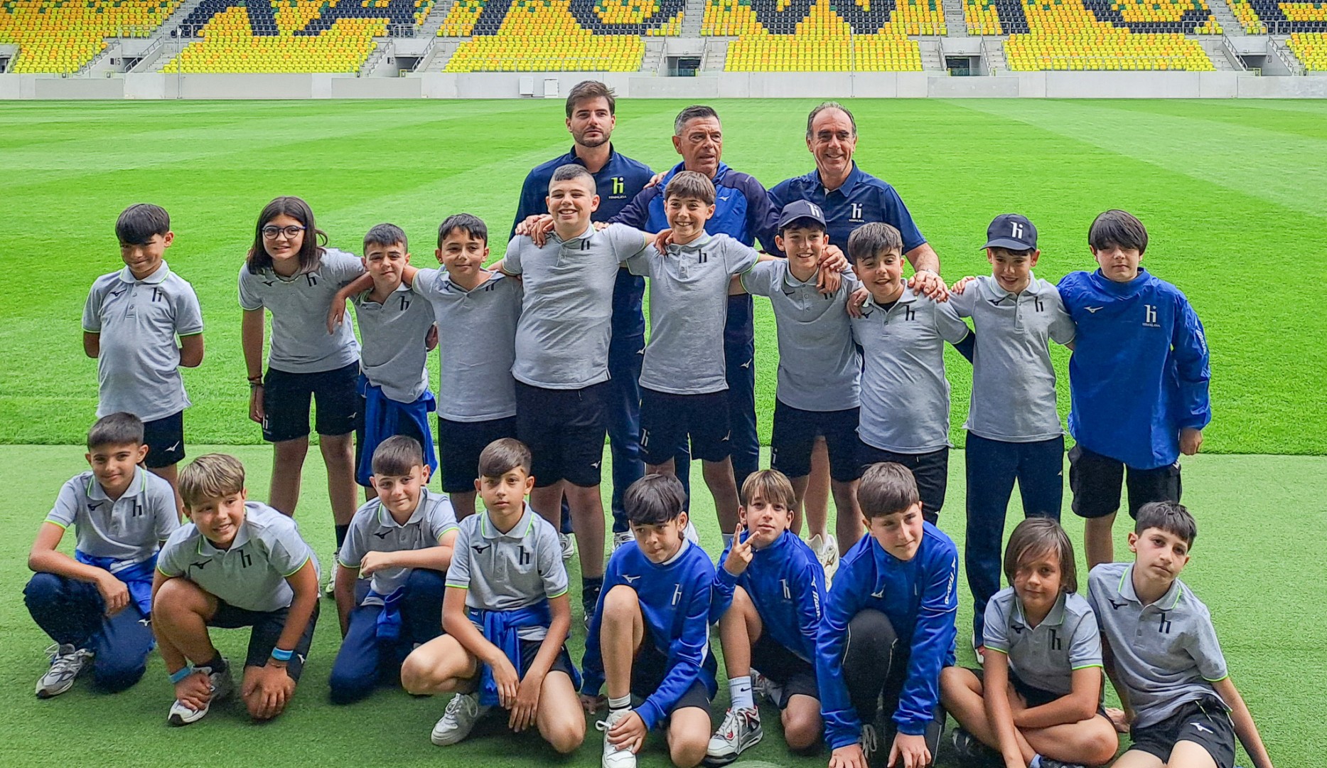 Piłkarskie przyjaźnie ponad granicami. Młodzi zawodnicy z Sardynii z wizytą w Nędzy