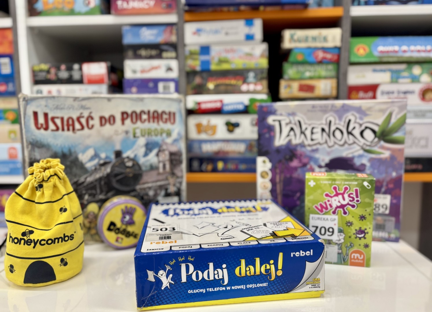 Czy słońce, czy deszcz… zagraj w planszówki! Ponad 700 tytułów czeka w bibliotece