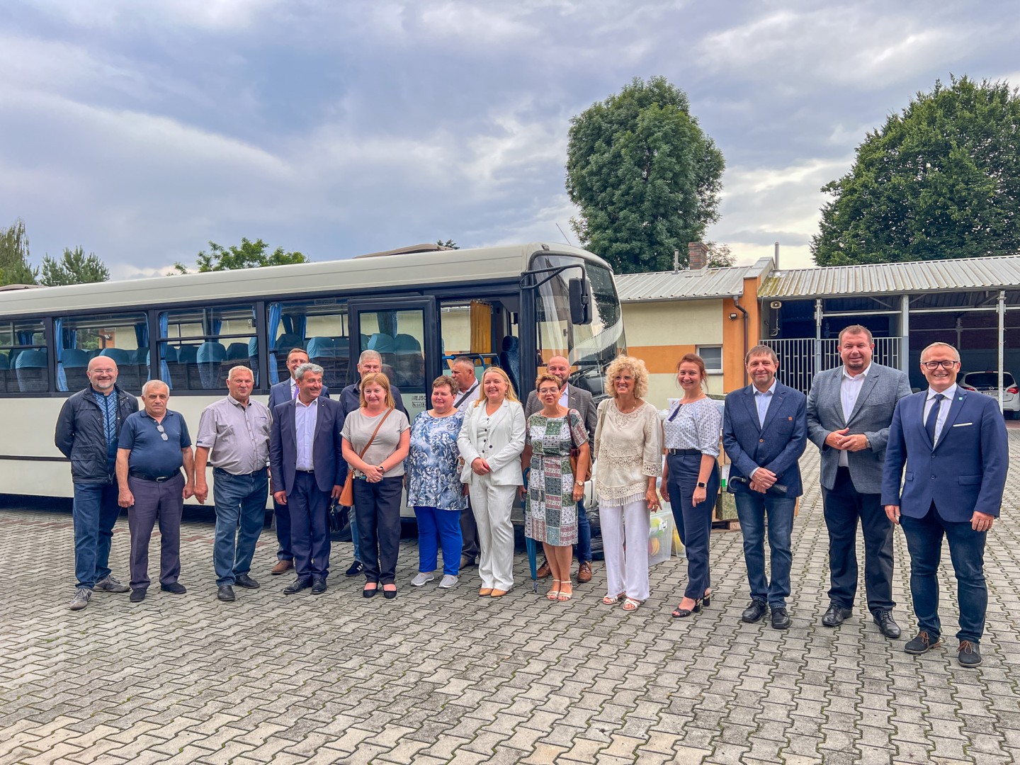 Z Pietrowic Wielkich do Kozłowa. Polski autobus w służbie ukraińskiej gminy