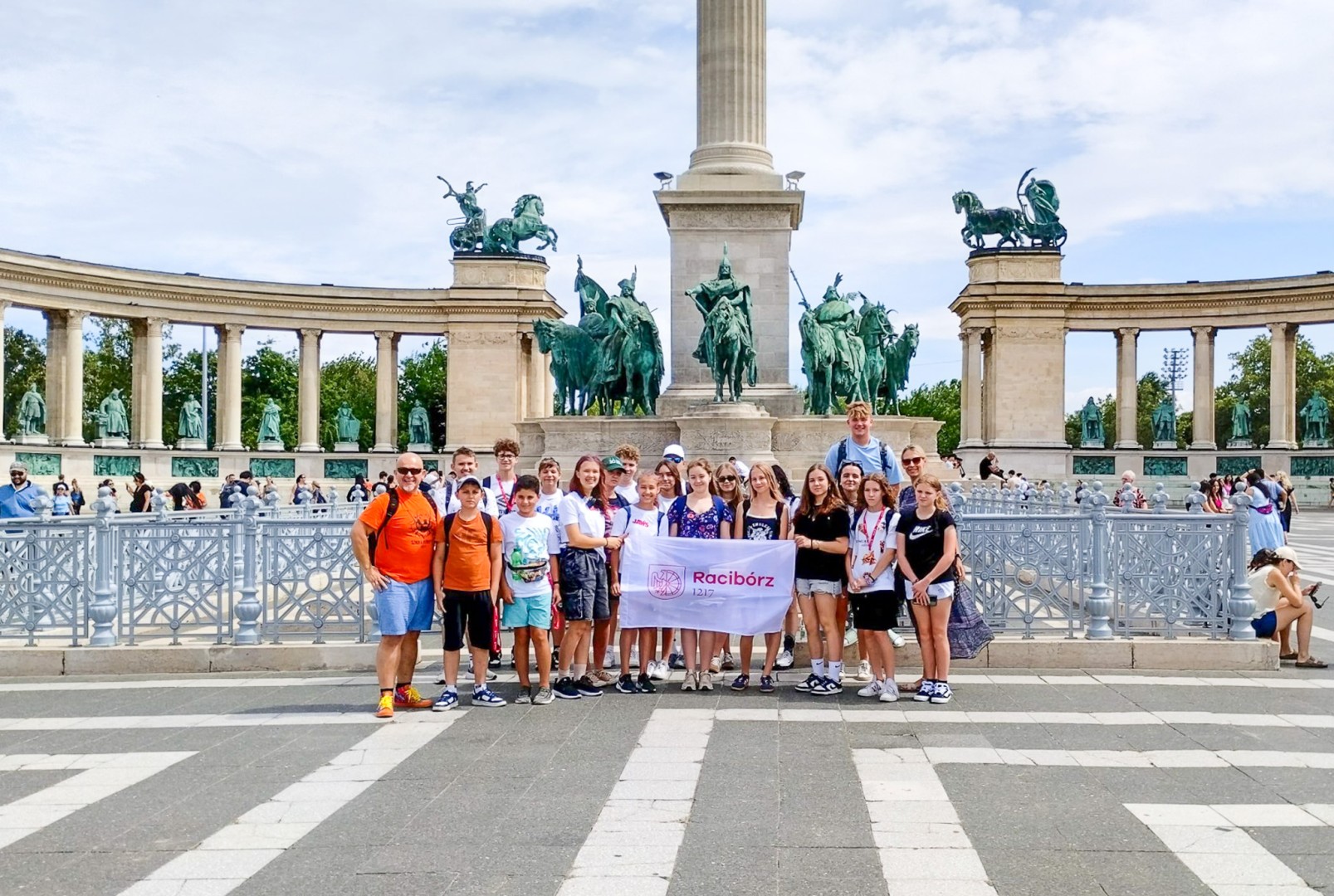 Raciborska młodzież z wizytą na Węgrzech. Międzynarodowy obóz w Zugló i Soltvadkert