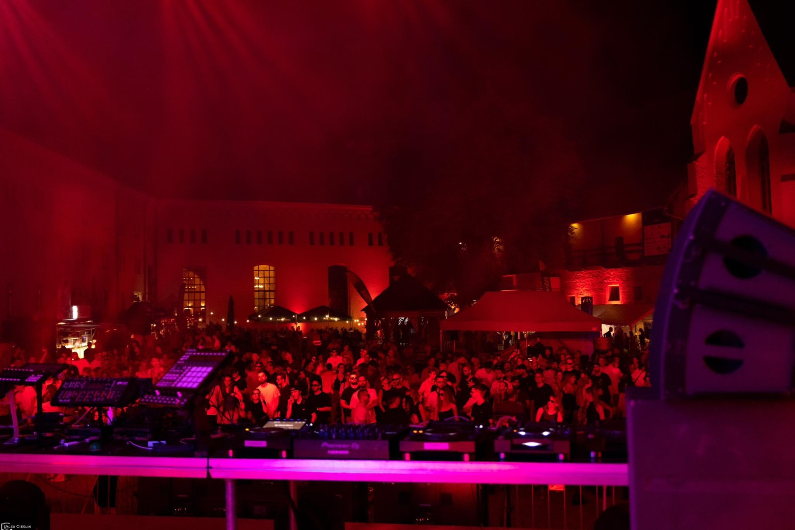 Pełnia dźwięku i światła. Full Moon Festival 2025 już w ten weekend na Zamku Piastowskim