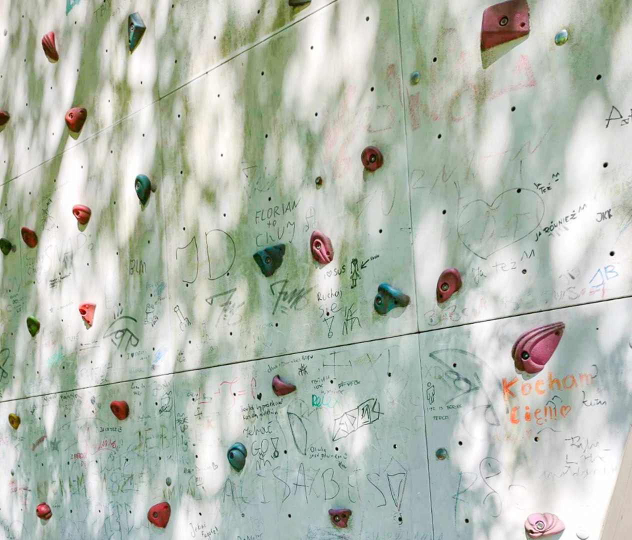 Skałka wspinaczkowa nad Odrą do poprawki. Mieszkaniec apeluje, urząd reaguje