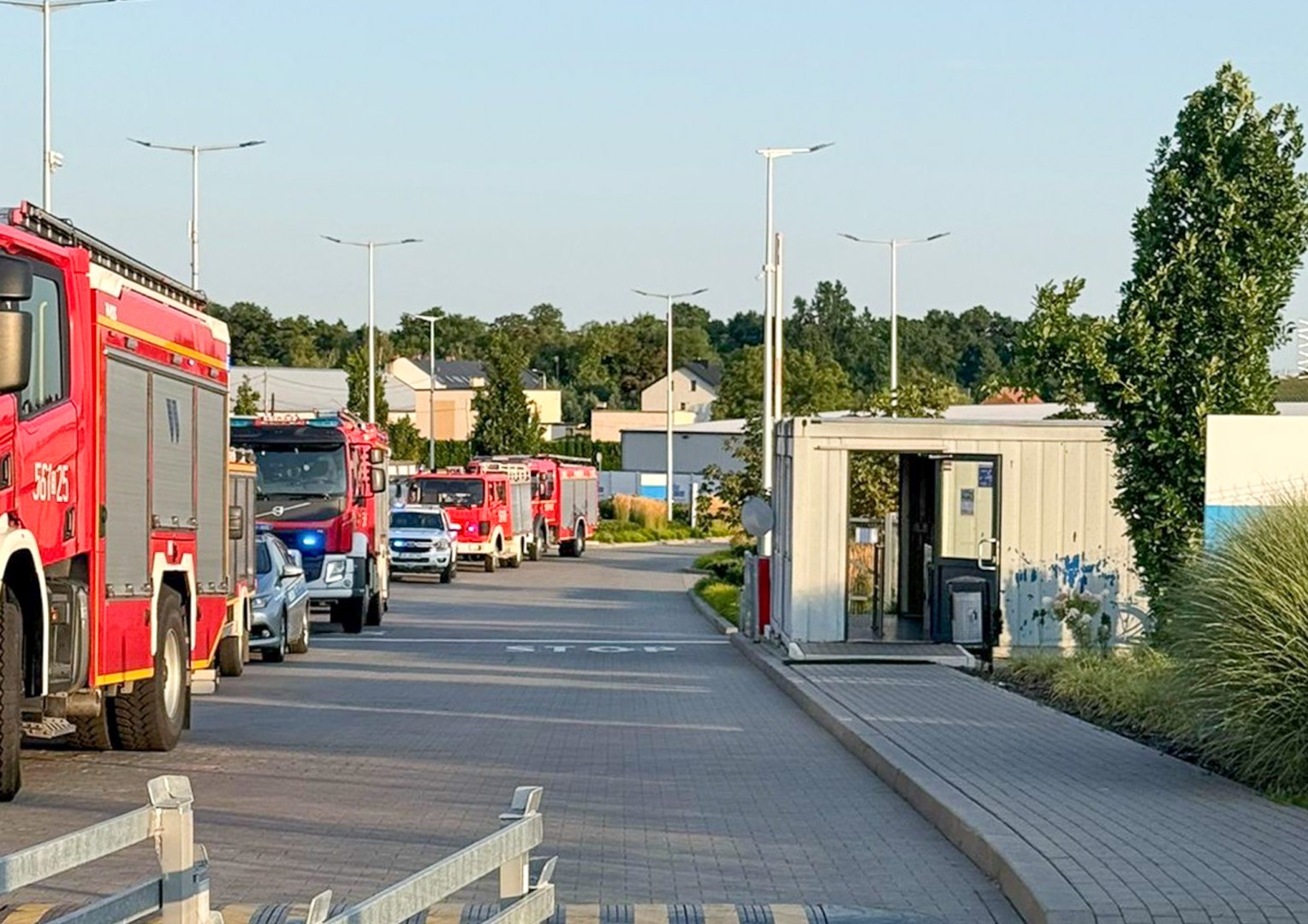 Awaria wentylacji w hali lakierni w Kornicach możliwym powodem podtrucia siedemnastu pracowników