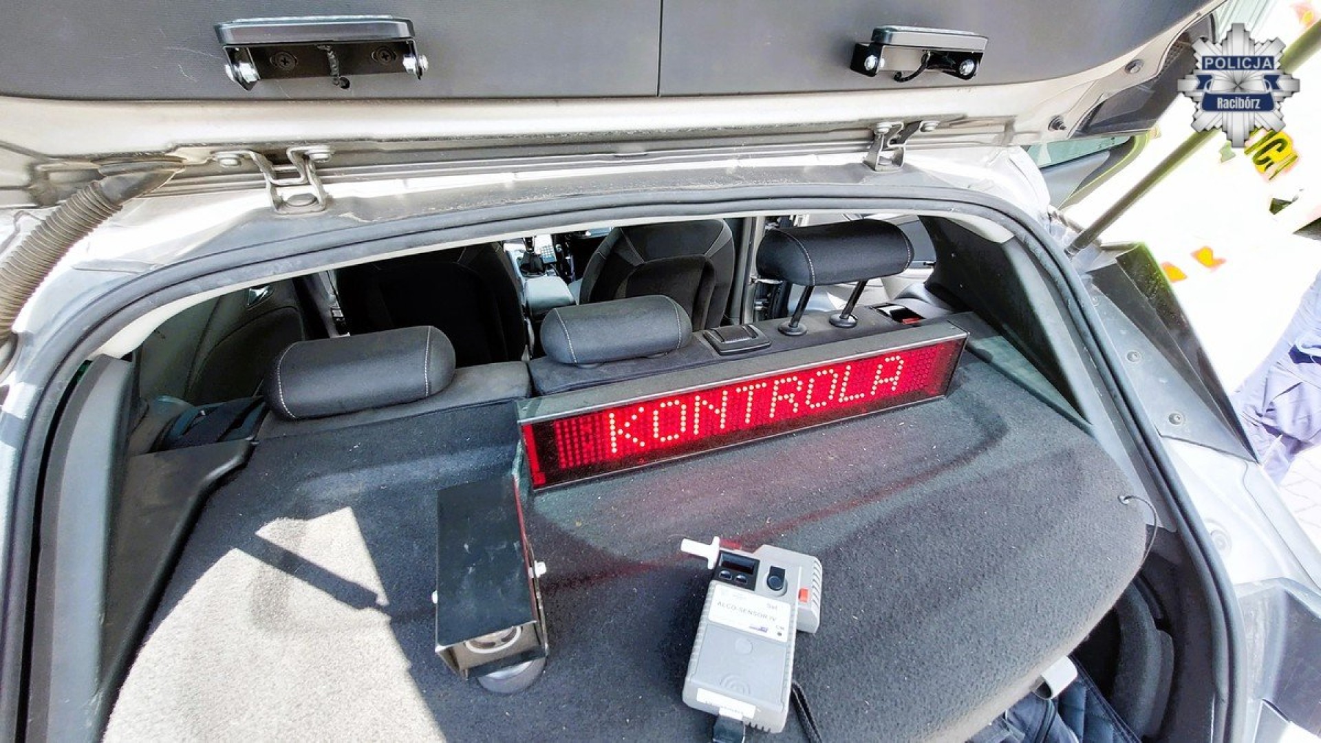 Kierowcy pod wpływem alkoholu – jeden w BMW, drugi na hulajnodze