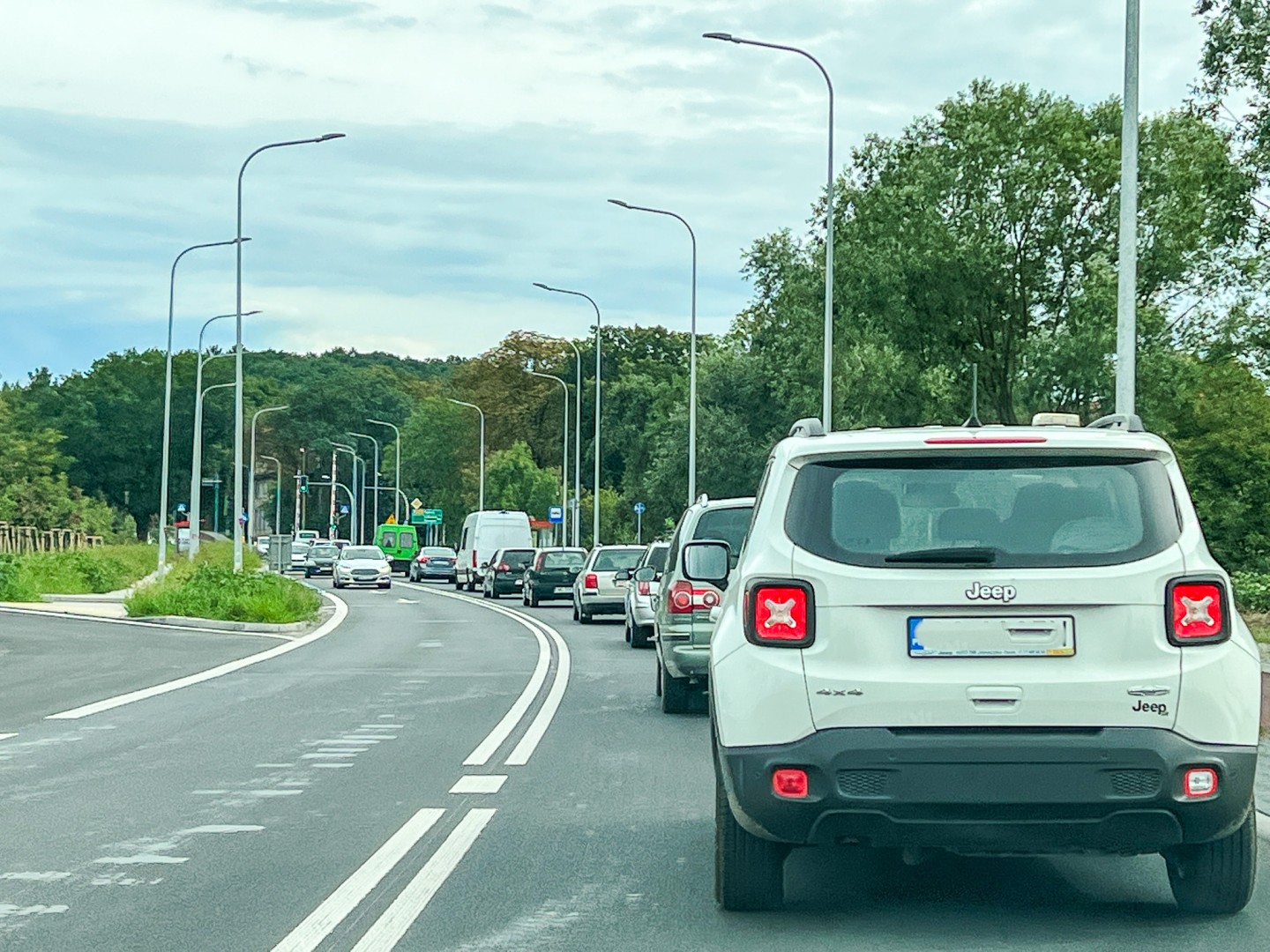 Korki na wylocie z Raciborza. Radny apeluje o zmiany na Dębiczu