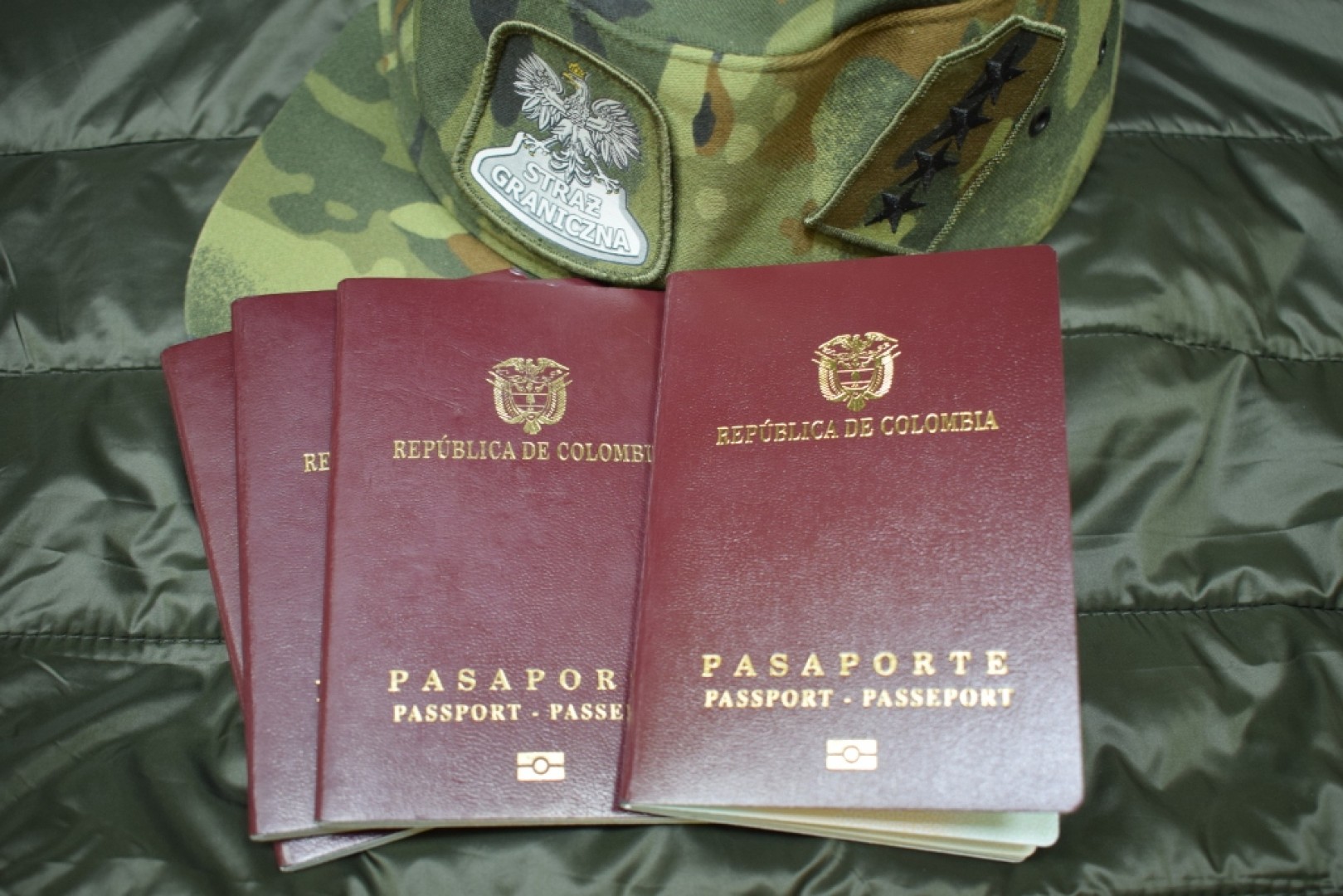 Trzysta decyzji zobowiązujących do powrotu