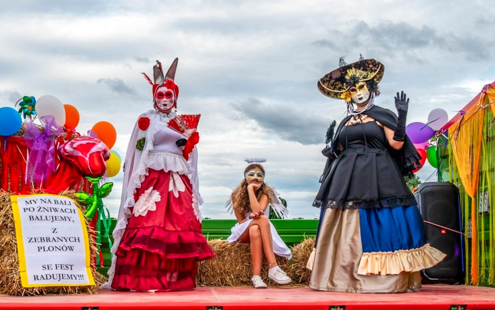 Dożynki w Rudyszwałdzie. Kolorowy pokaz maszyn rolniczych z weneckim akcentem