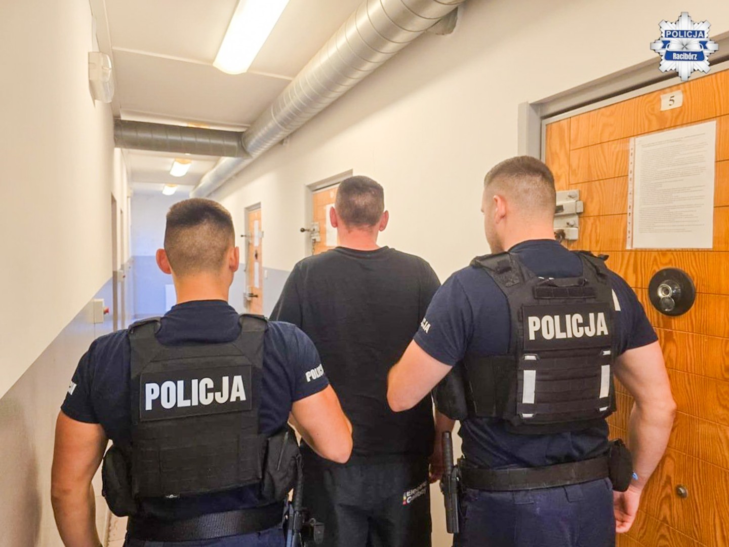 Raciborscy kryminalni zlikwidowali linię produkcyjną narkotyków. Zatrzymano mieszkańca gm. Krzyżanowice