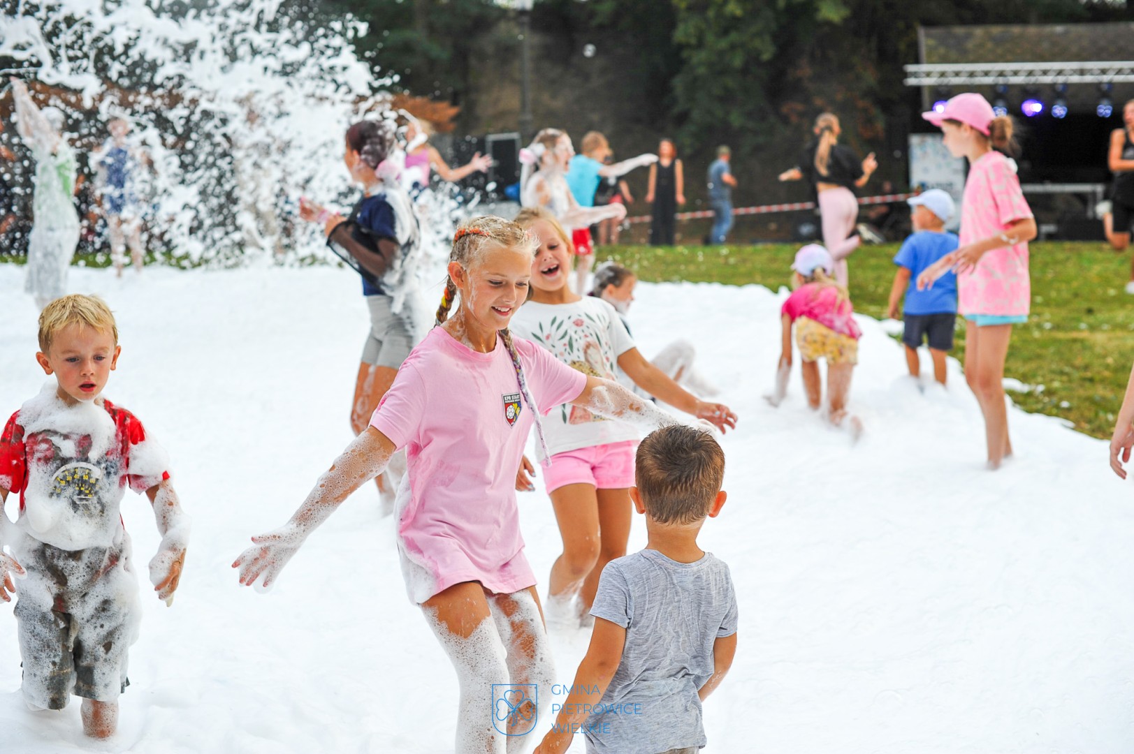 Pożegnanie lata w Kornicach przyciągnęło tłumy na plażę Olszynka