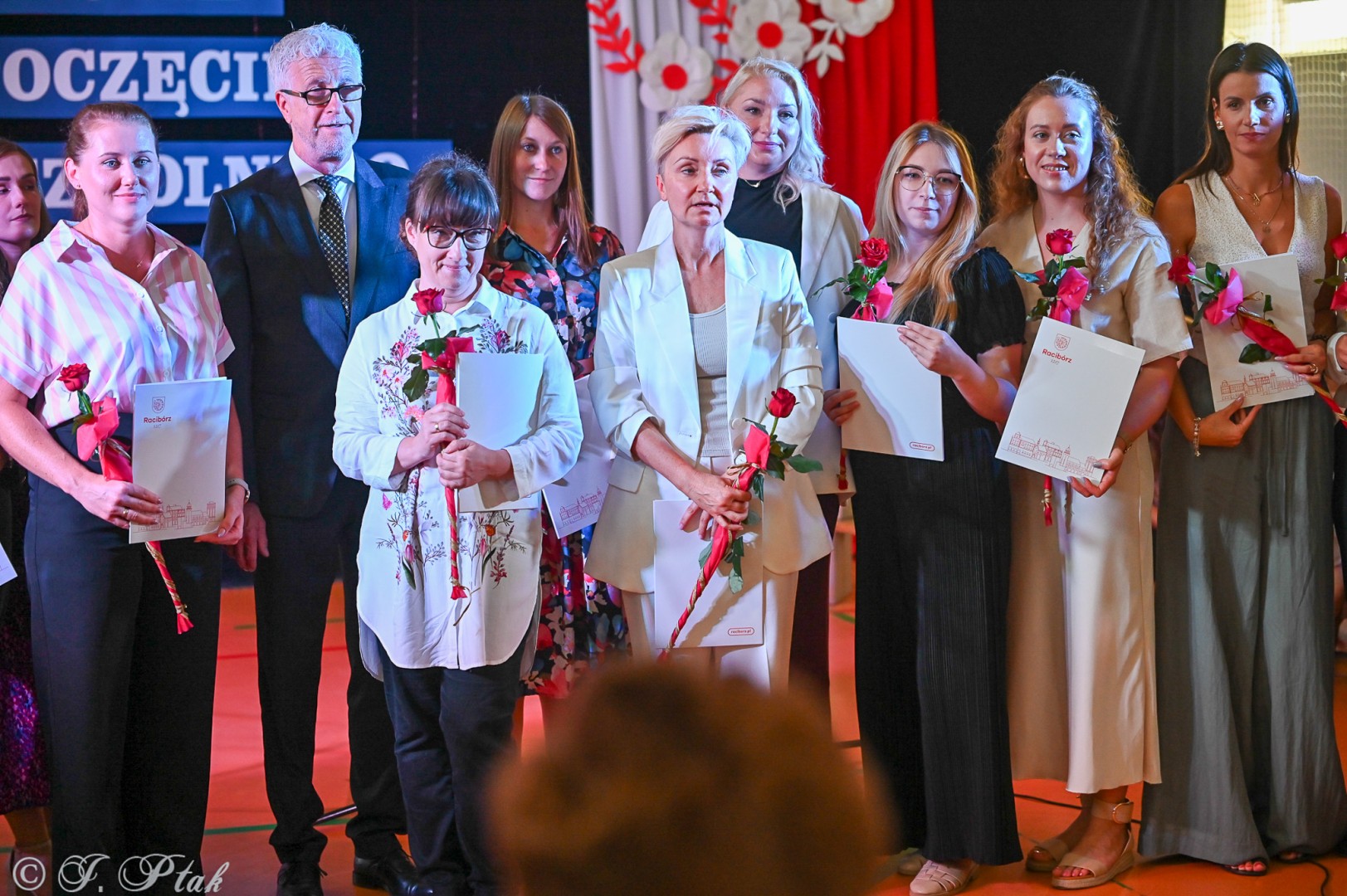 Miejska inauguracja roku szkolnego w SP 13 – awanse i gratulacje dla nauczycieli