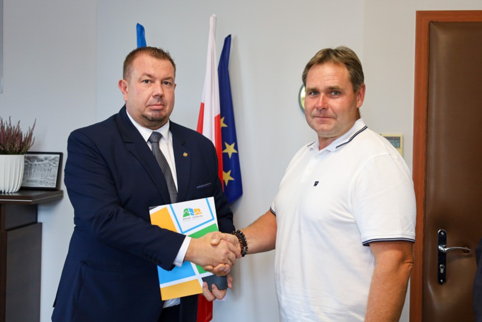 Kolejne umowy na scalanie gruntów w Lekartowie, Samborowicach i Roszkowie podpisane