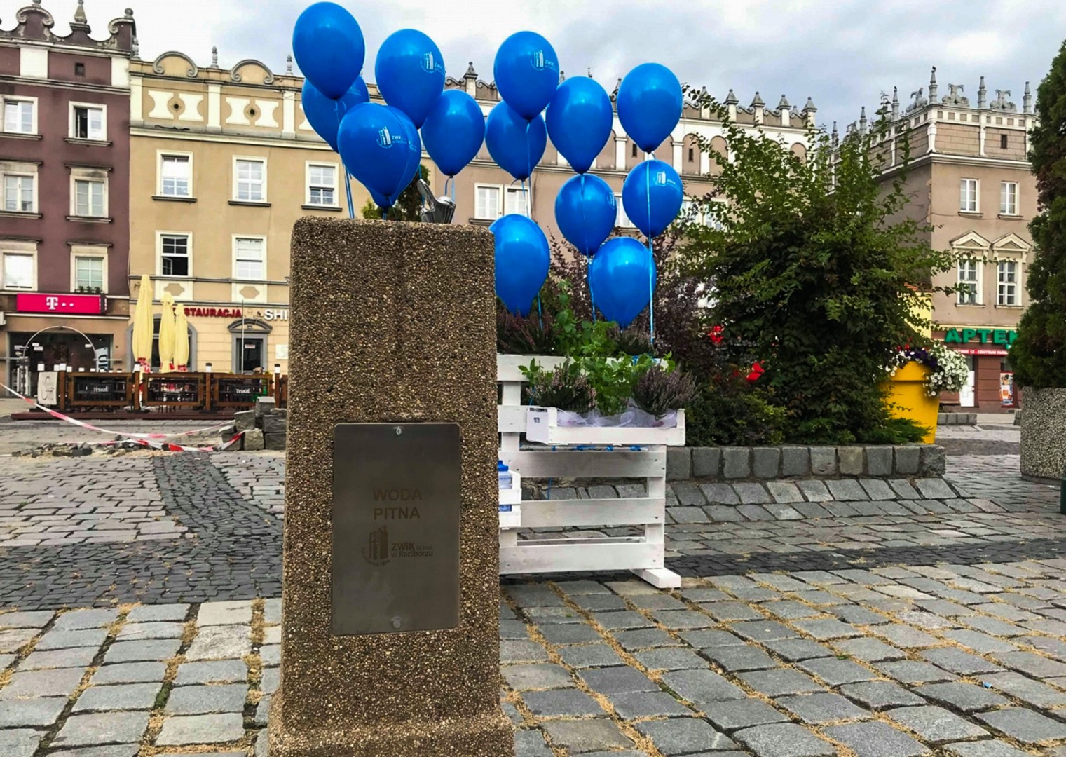 Fontanny, ławki i hulajnogi. Ratusz chce zmieniać śródmieście, radny zadaje pytania