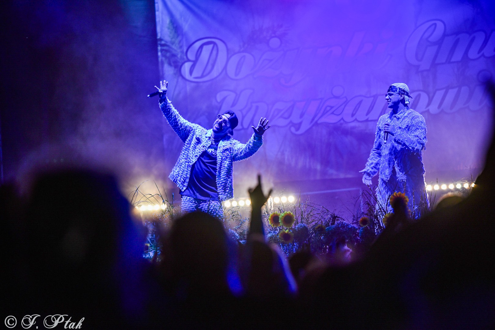 Dożynki w Owsiszczach. Boys porwał publiczność, dziś czas na korowód i niedzielne atrakcje