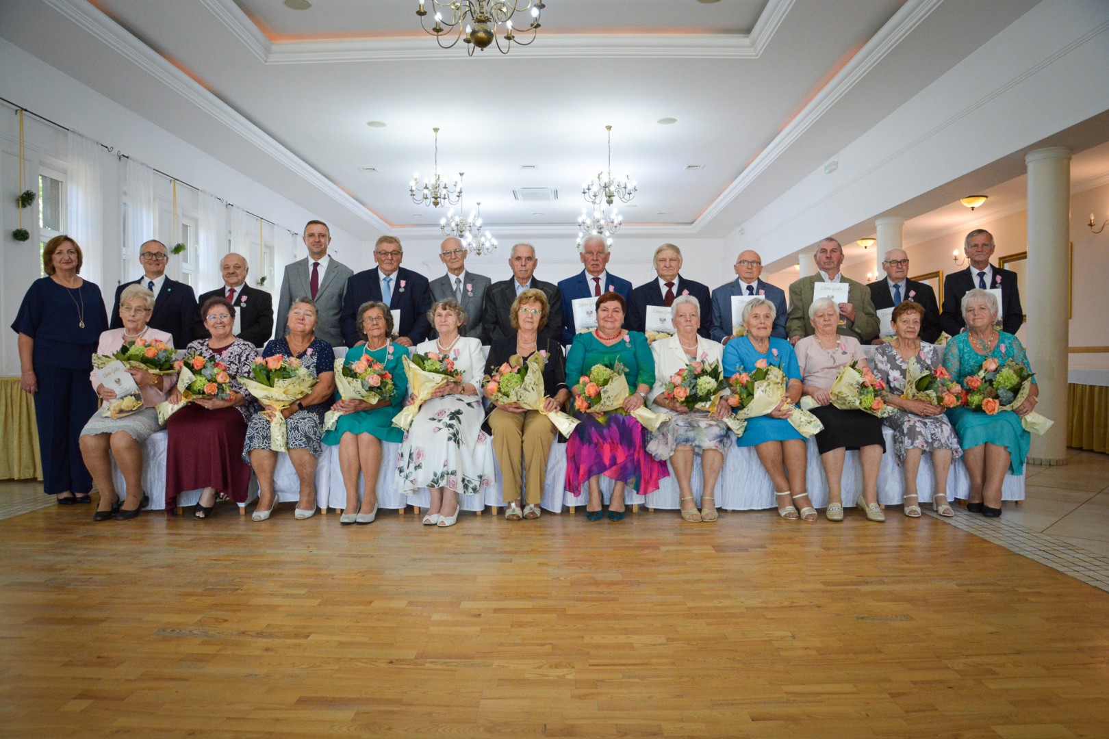 Złote gody w Pietrowicach Wielkich. Dwanaście par uhonorowanych medalami [FOTO i WIDEO]