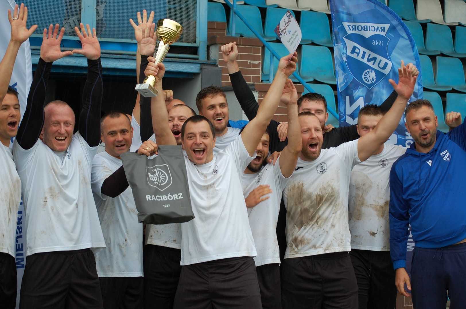 Turniej firm i służb mundurowych w Raciborzu pełen emocji [FOTO]