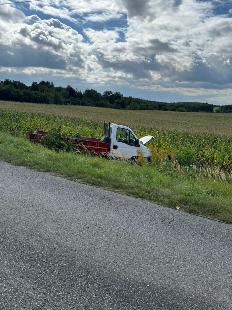 Kolizja w Rzuchowie na skrzyżowaniu Pszowskiej i Krzyżkowickiej