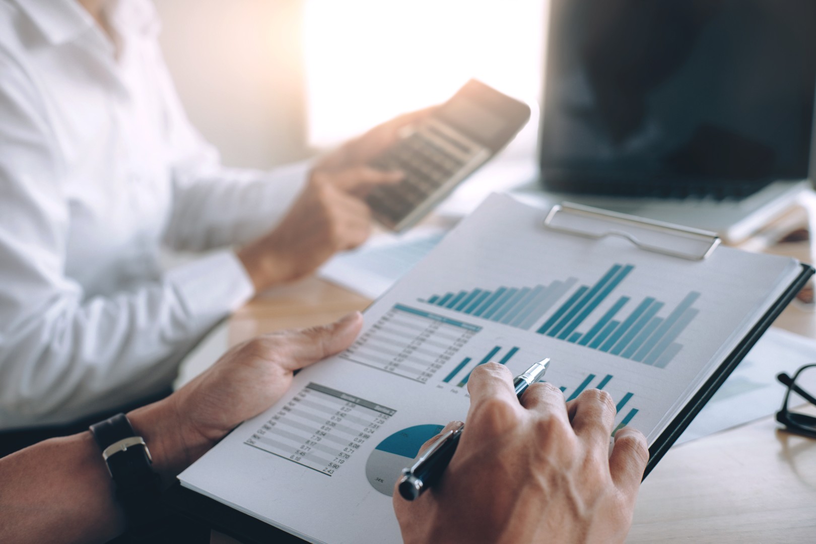 Jak audyt energetyczny może poprawić efektywność energetyczną Twojej firmy?