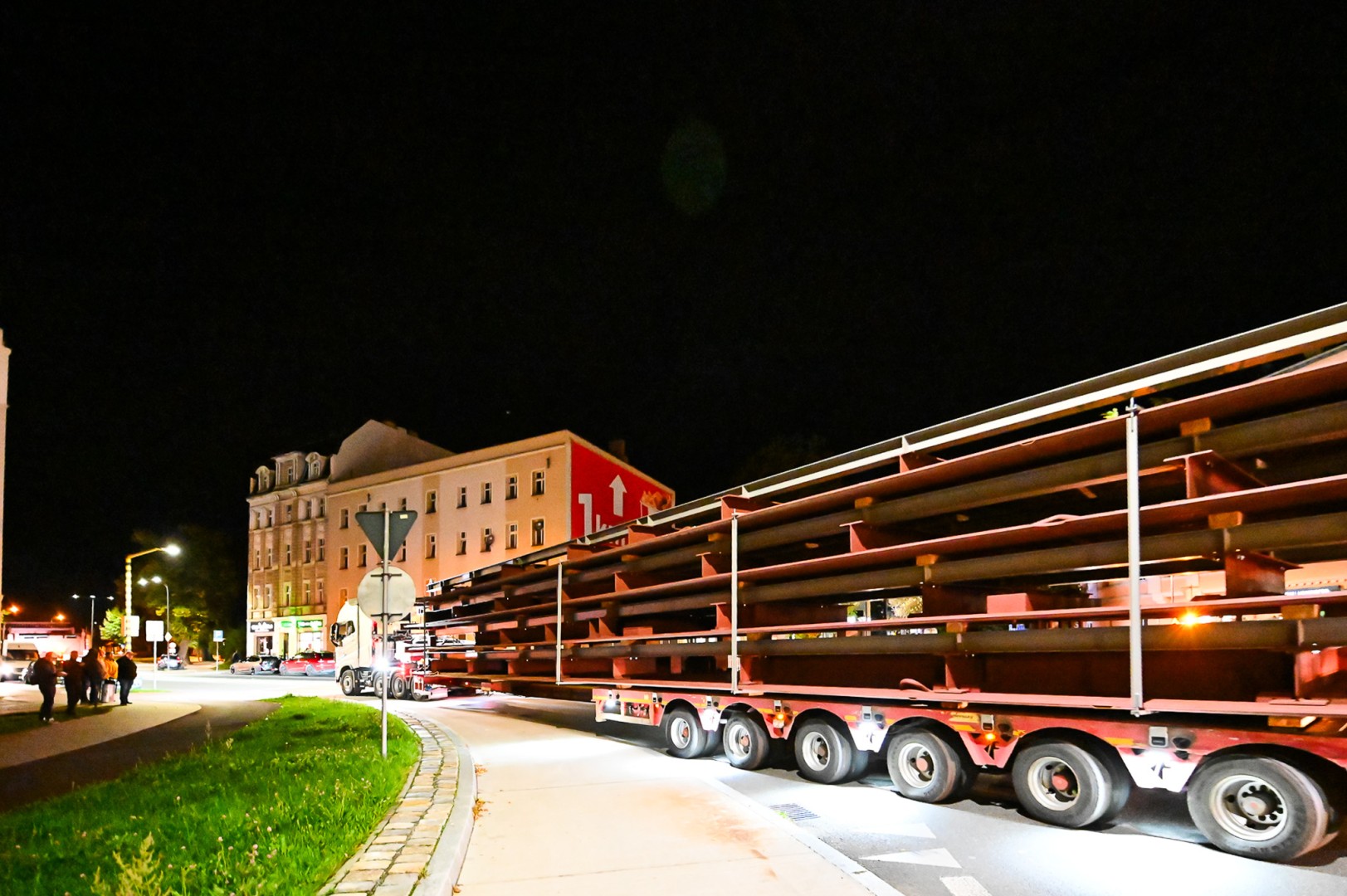 Transport jak za najlepszych lat Rafako. ZRE ELKO wysłało do Niemiec gigantyczne elementy kotła