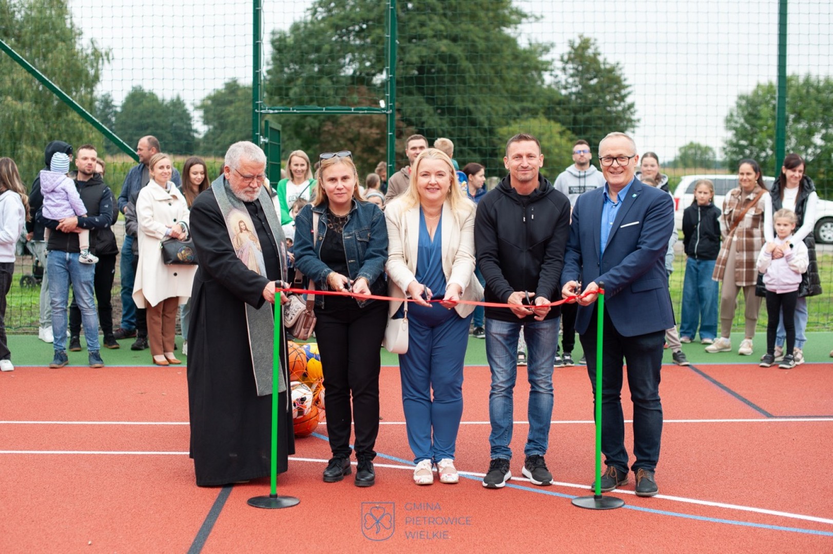 Maków ma nowe boisko wielofunkcyjne – przestrzeń sportu i integracji dla całej społeczności