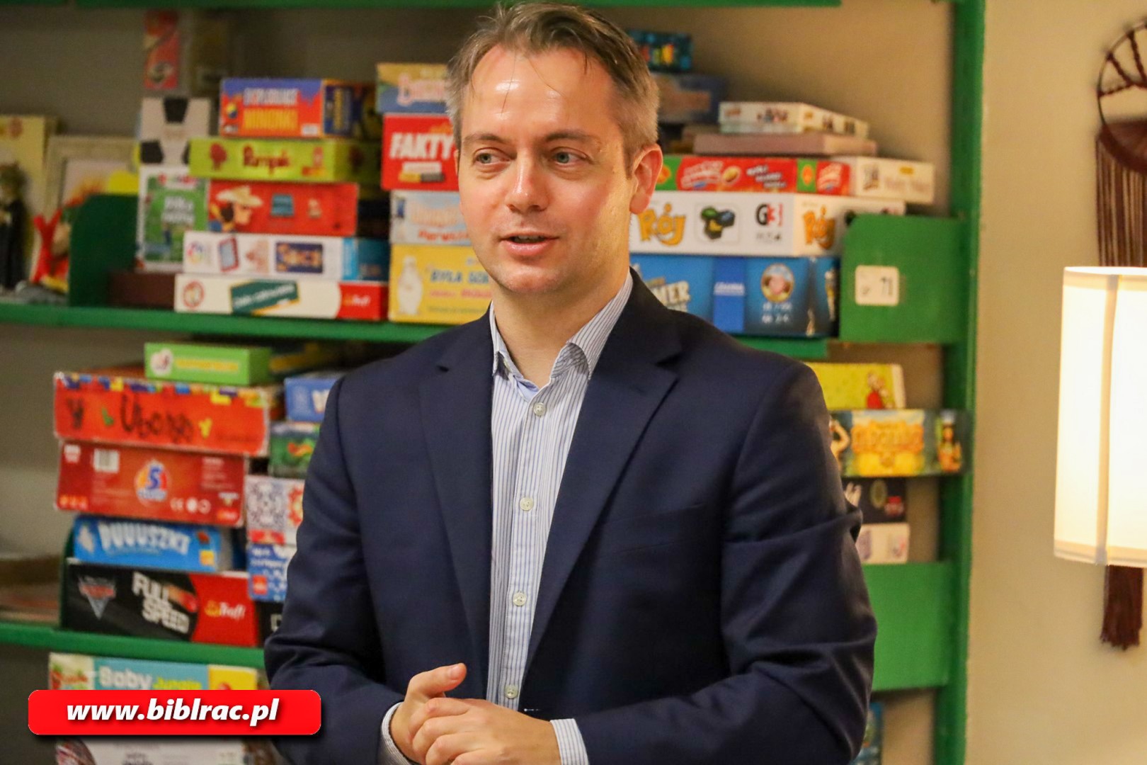 Michael Morys-Twarowski w bibliotece