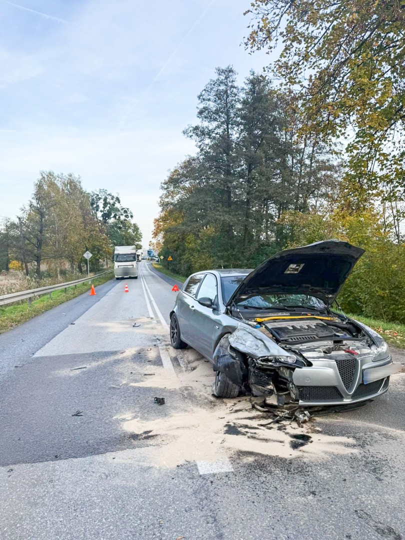 Zderzenie dwóch samochodów w Rzuchowie