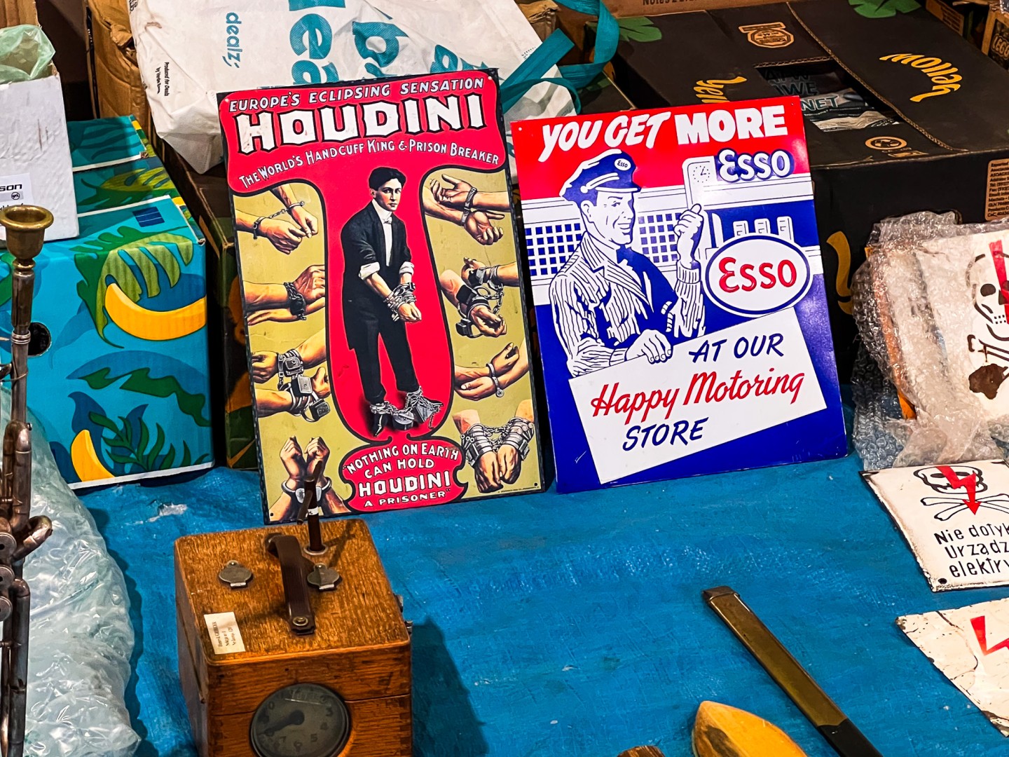 Targ staroci w Pietrowicach Wielkich. Jeden z kupców mówi o nowej gorączce wśród kupujących