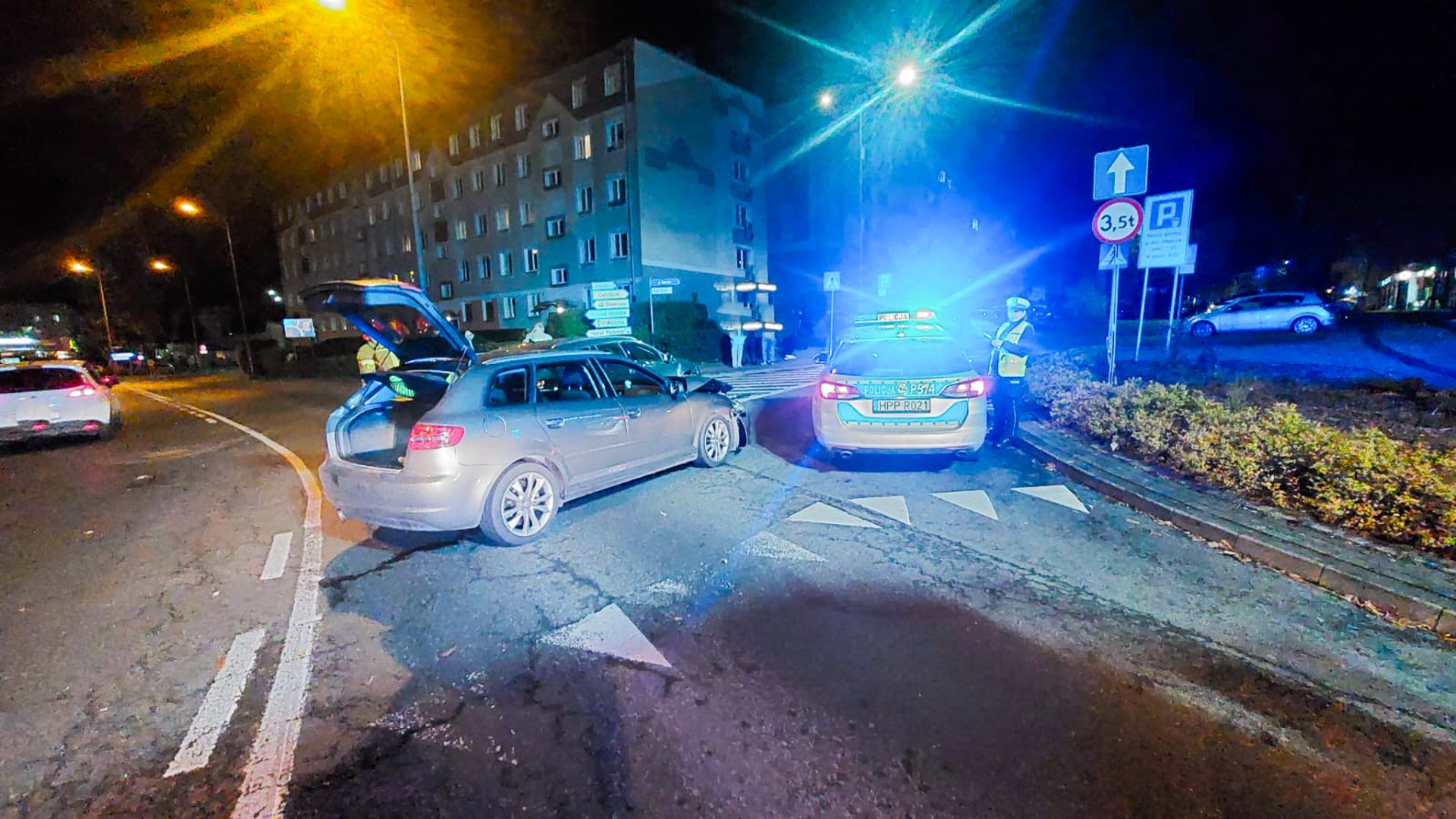 Kolizja na skrzyżowaniu Reymonta i Odrzańskiej w Raciborzu. Poszkodowana 55-letnia kobieta