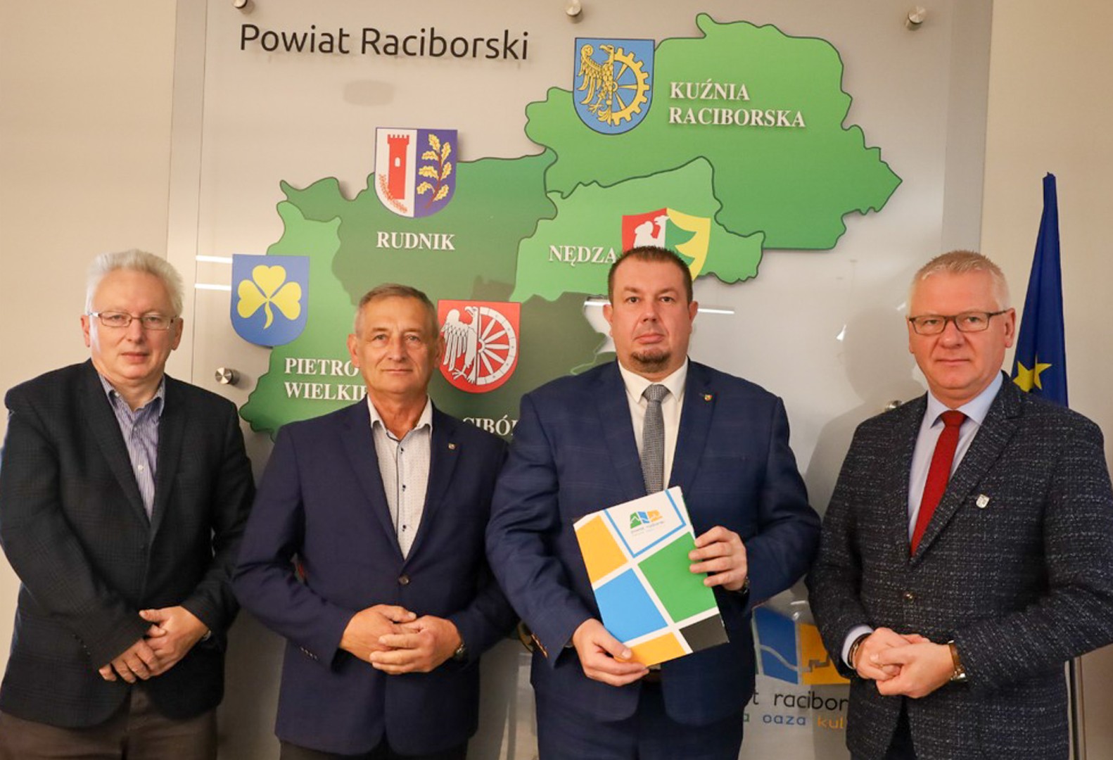 Powiat Raciborski podpisał umowę na remont dróg w Raciborzu i Pogrzebieniu