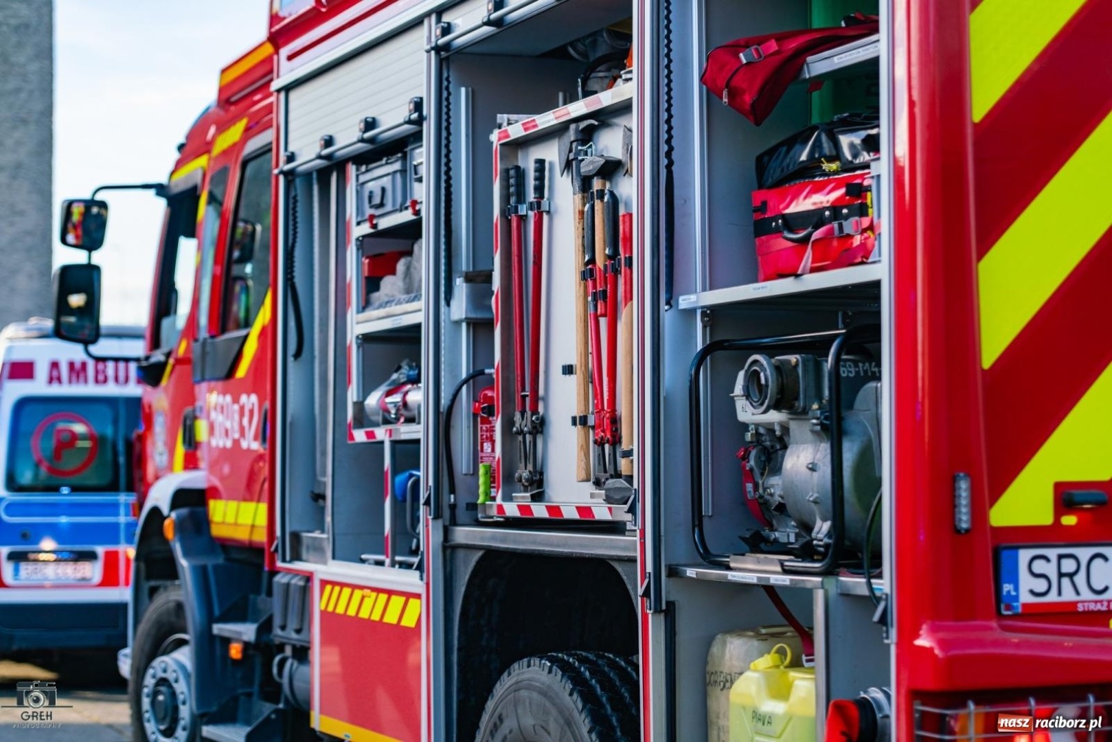 Zalana piwnica, uwięziony lis i uderzenie w barierki. Raport z działań straży pożarnej w powiecie raciborskim (30.10–1.11.2025)