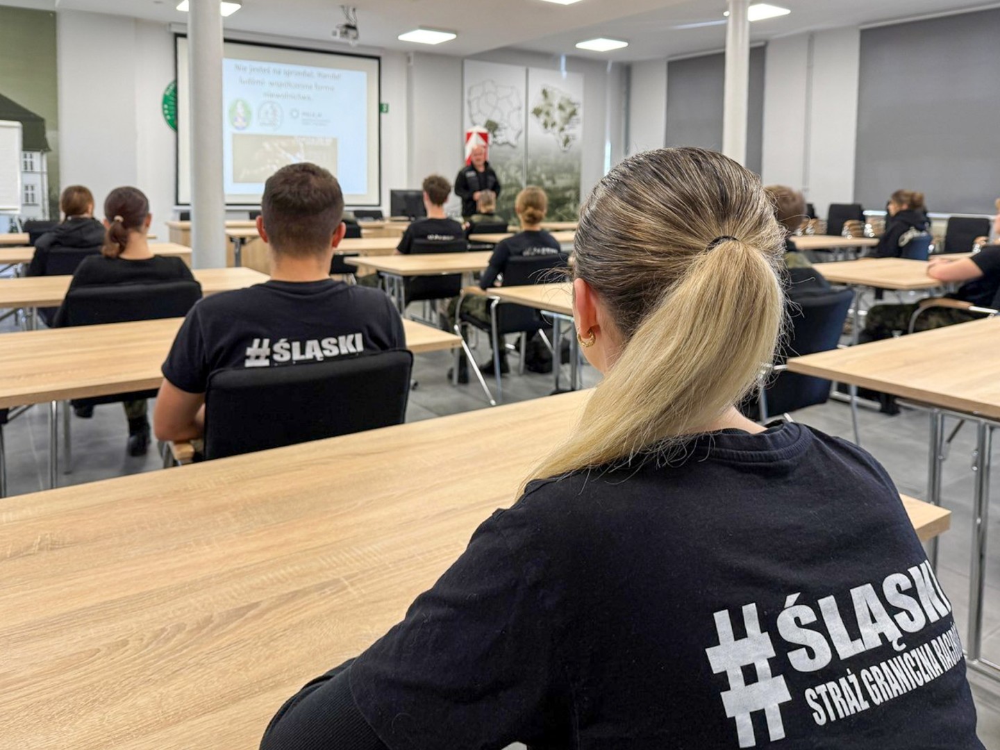 Każdy może zostać ofiarą handlu ludźmi. SG uświadamia młodzieży zagrożenia