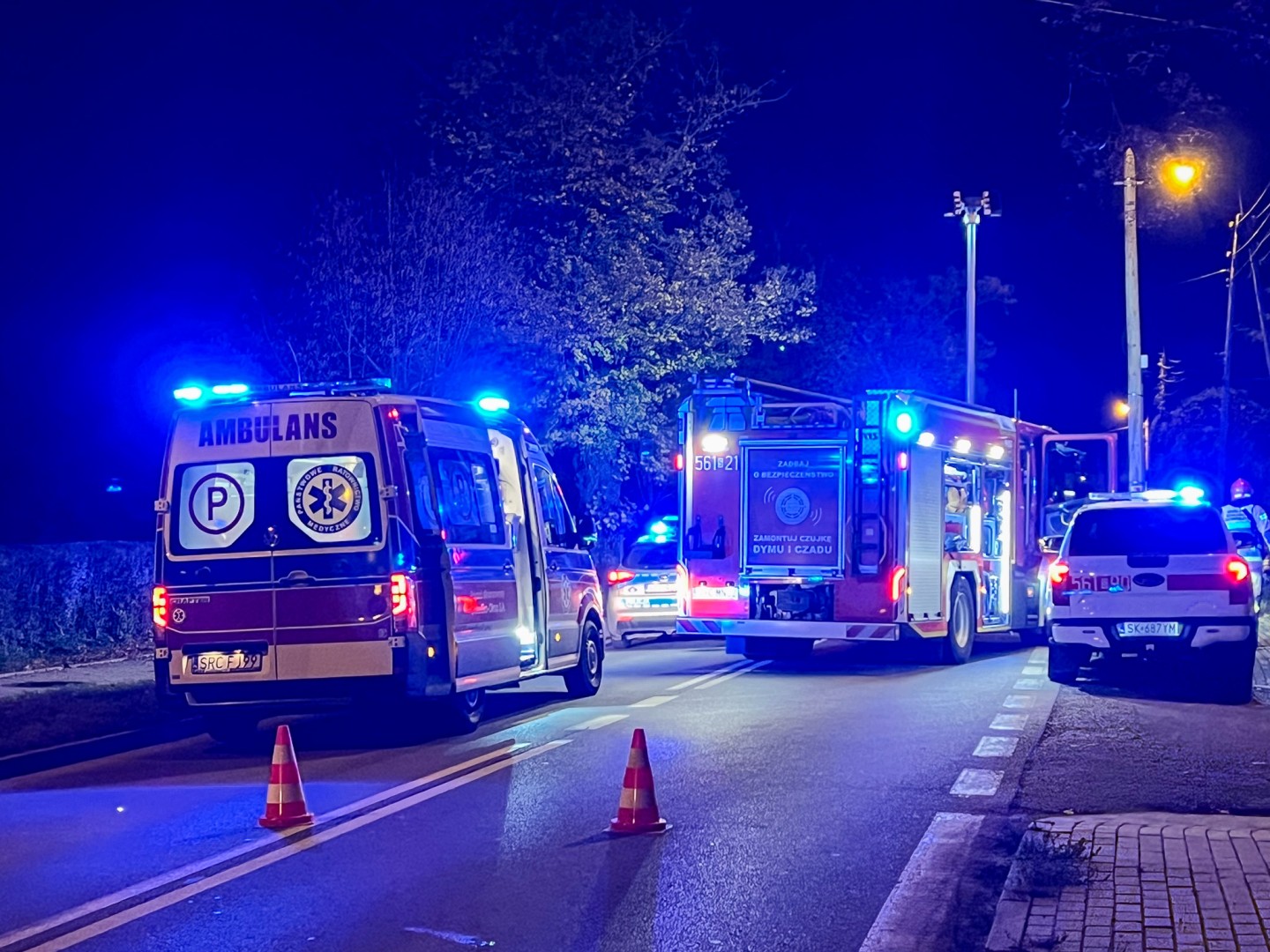 Potrącenie pieszej na ul. Brzeskiej. Na miejscu śmigłowiec LPR