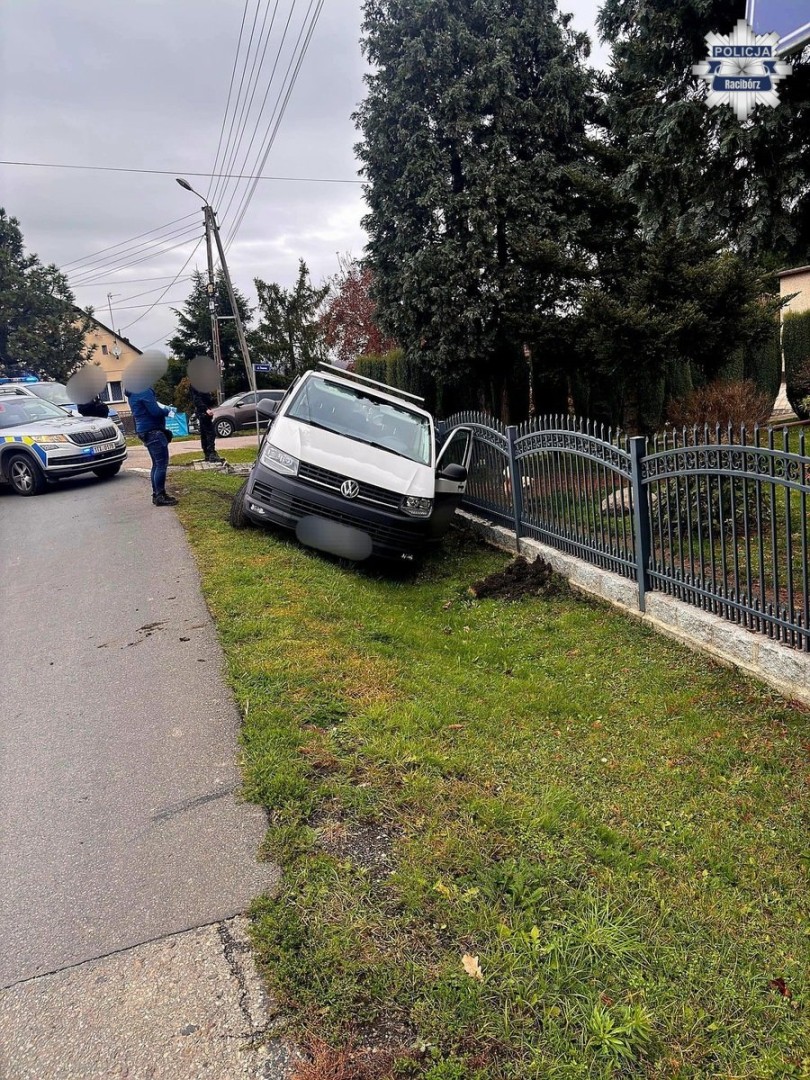 Dwaj Czesi pod wpływem narkotyków uciekali kradzionym busem [KOMUNIKAT POLICJI]