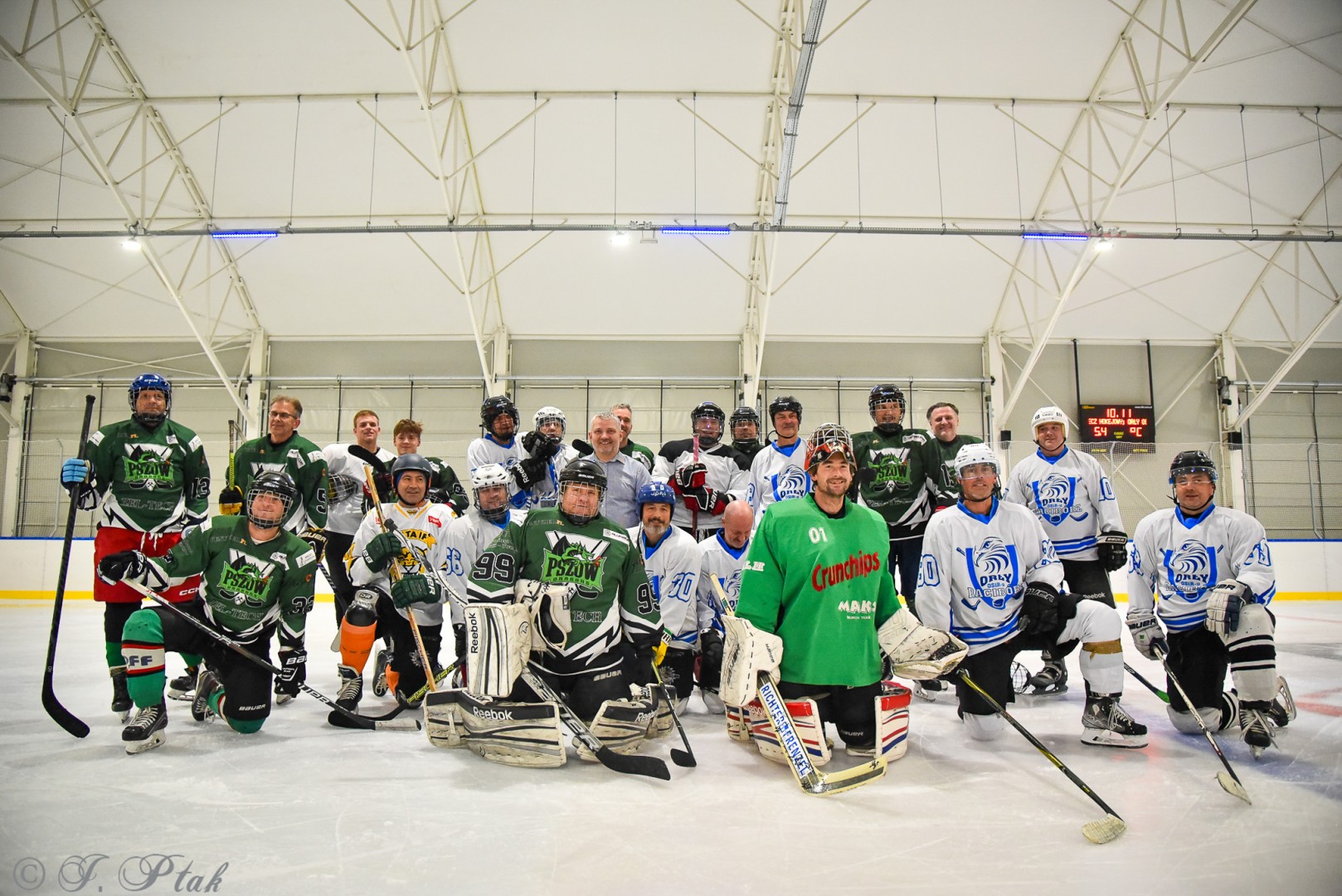 Dragons Pszów pokonali Orły OSiR-u Racibórz. Hokej wrócił na Piastor [FOTO]