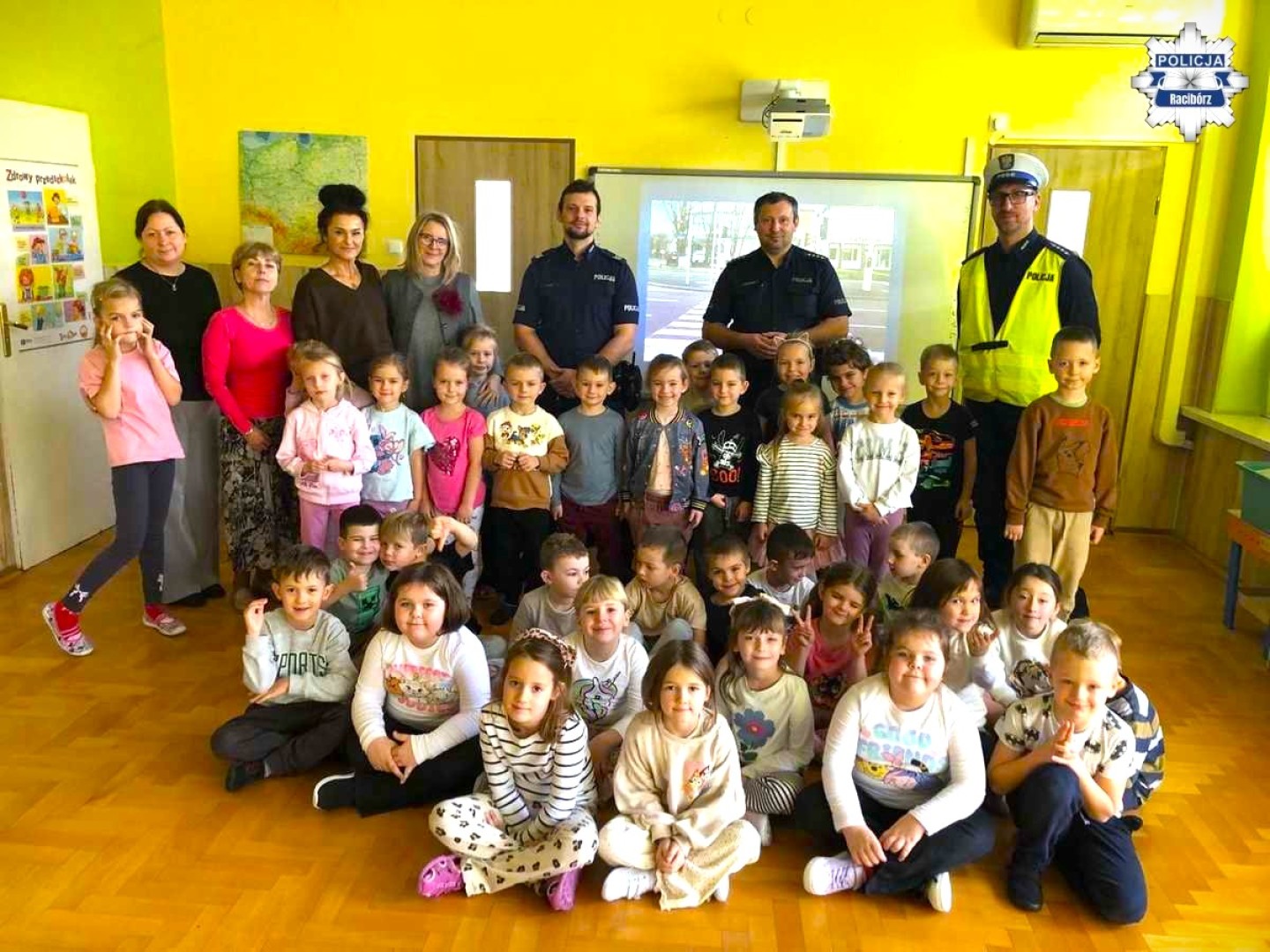 Mundurowi na spotkaniu z przedszkolakami