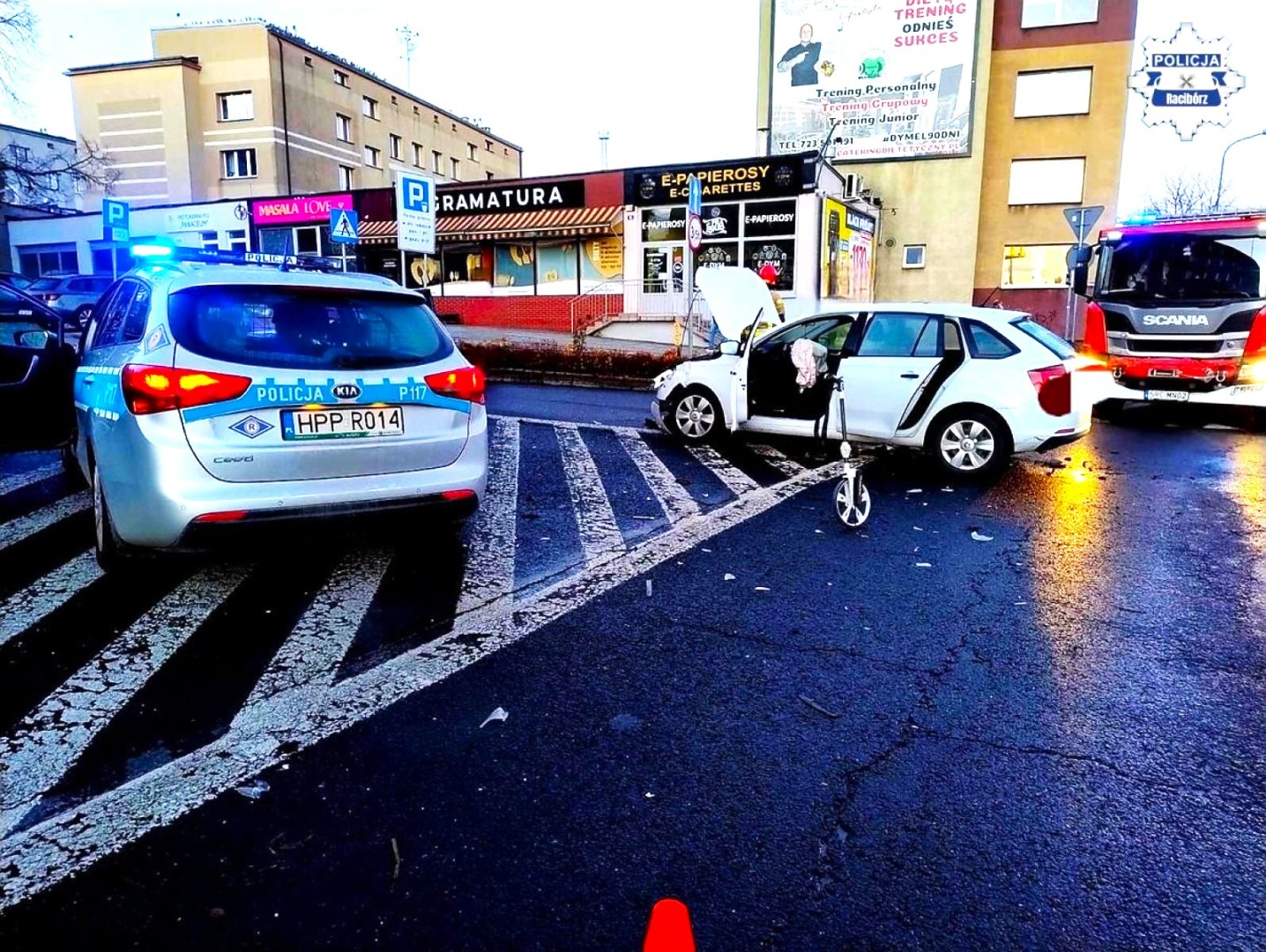 Poranne groźne zdarzenie drogowe na skrzyżowaniu Reymonta i Odrzańskiej