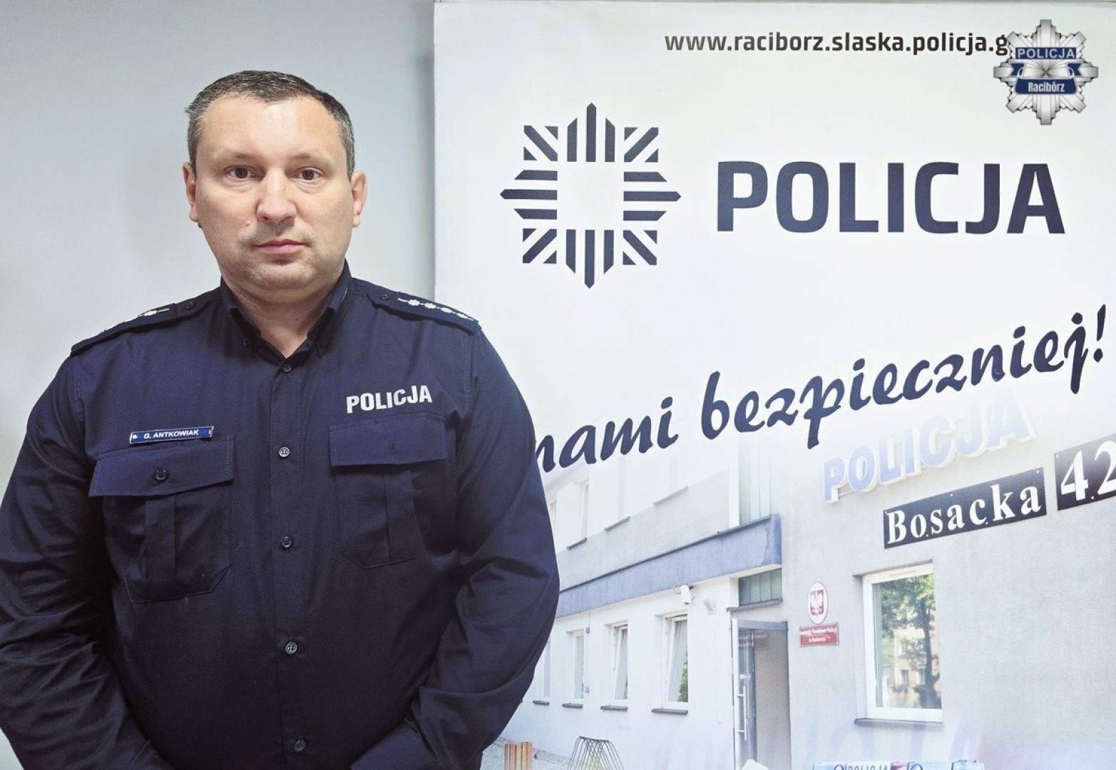 Policjant z Raciborza uhonorowany odznaką Elegancki Przyjaciel Dzieci