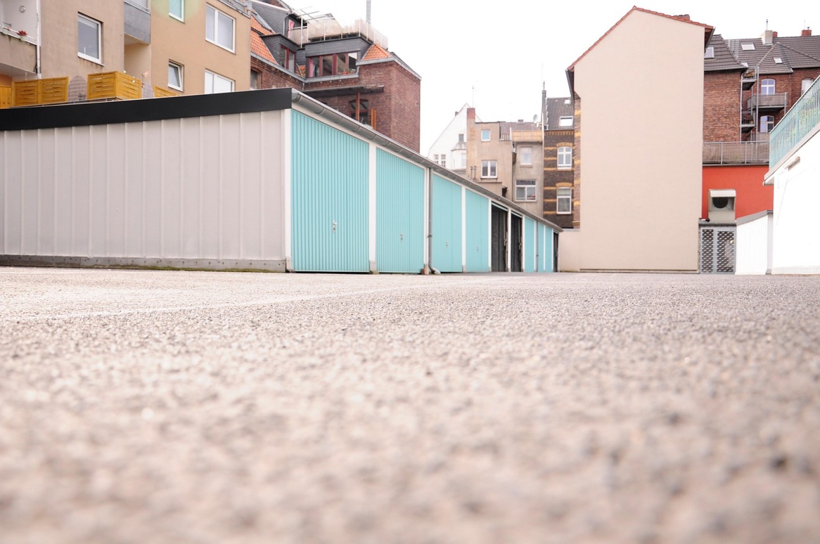 Jak wybrać garaż blaszany? Praktyczny poradnik dla inwestorów prywatnych i firm