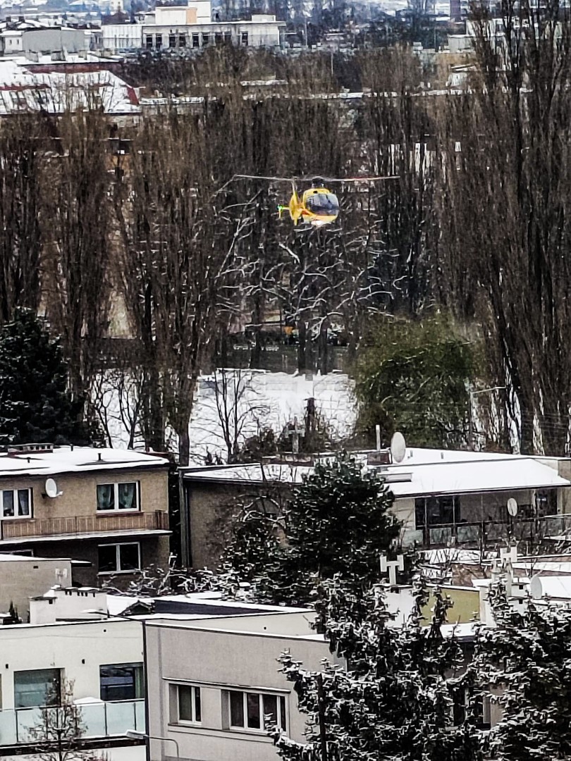 Lądowanie śmigłowca LPR na stadionie w Raciborzu