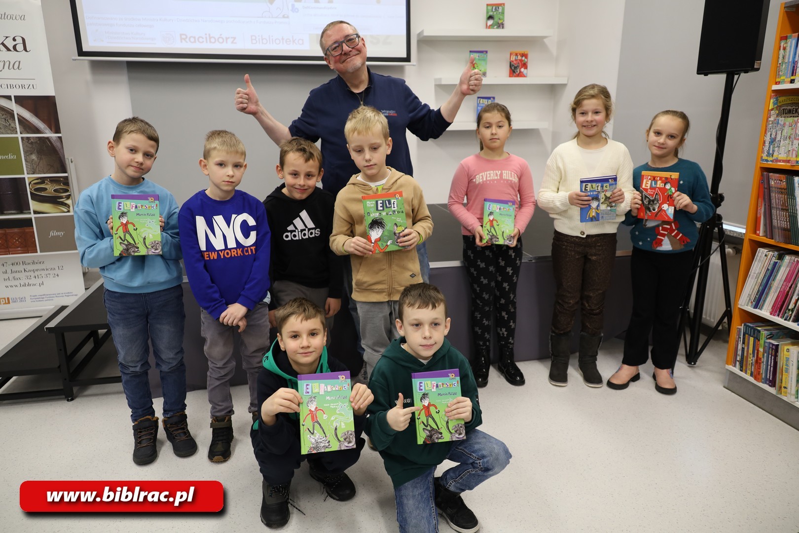 Elf i autor w raciborskiej bibliotece – spotkanie, które rozbudziło wyobraźnię młodych czytelników