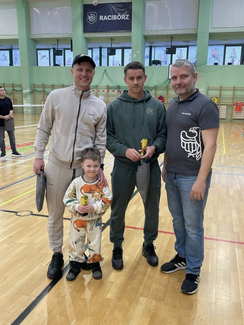 Zacięta rywalizacja i sportowe emocje podczas V turnieju siatkonogi