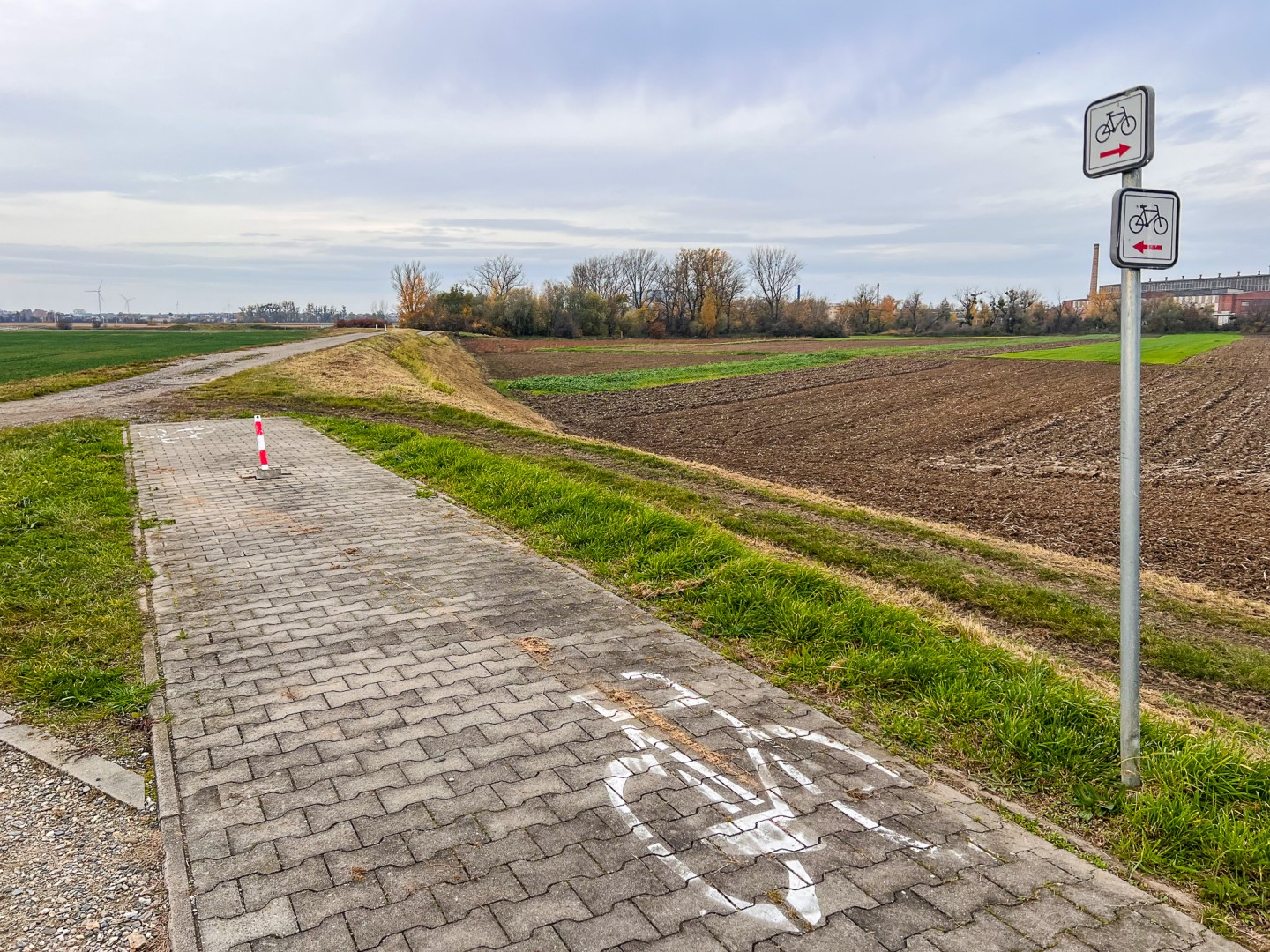 Wody Polskie nie planują odbudowy dawnej ścieżki rowerowej nad Psiną przy zbiorniku Racibórz