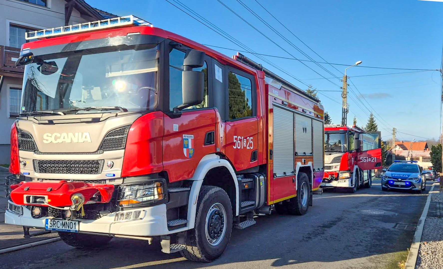 Pożar wędzelnika na balkonie w Tworkowie. Interwencja strażaków przy ul. Długiej