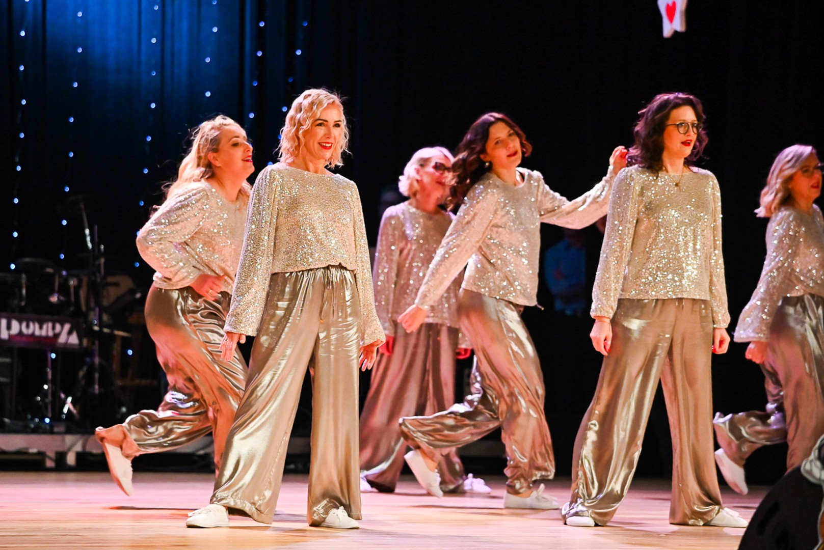 Kosmiczna opowieść o solidarności. 22. Gwiazdka Serc przy niemal pełnej sali RCK [FOTO i WIDEO 1]